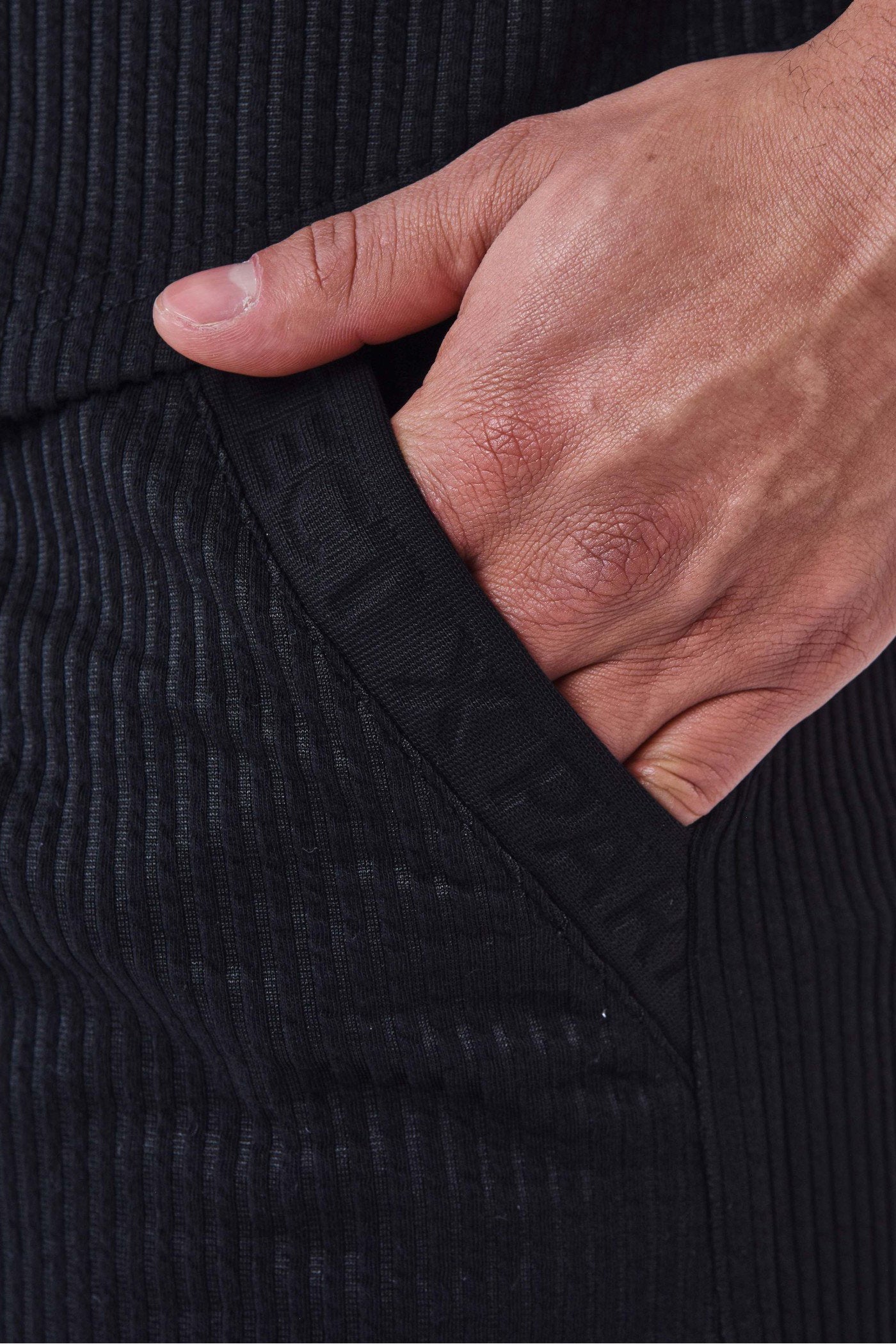 Shorts mit Strukturstoff - Black