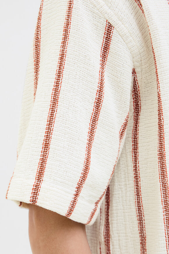 JORCOBA loose shirt in structured fabric - Arabian Spice