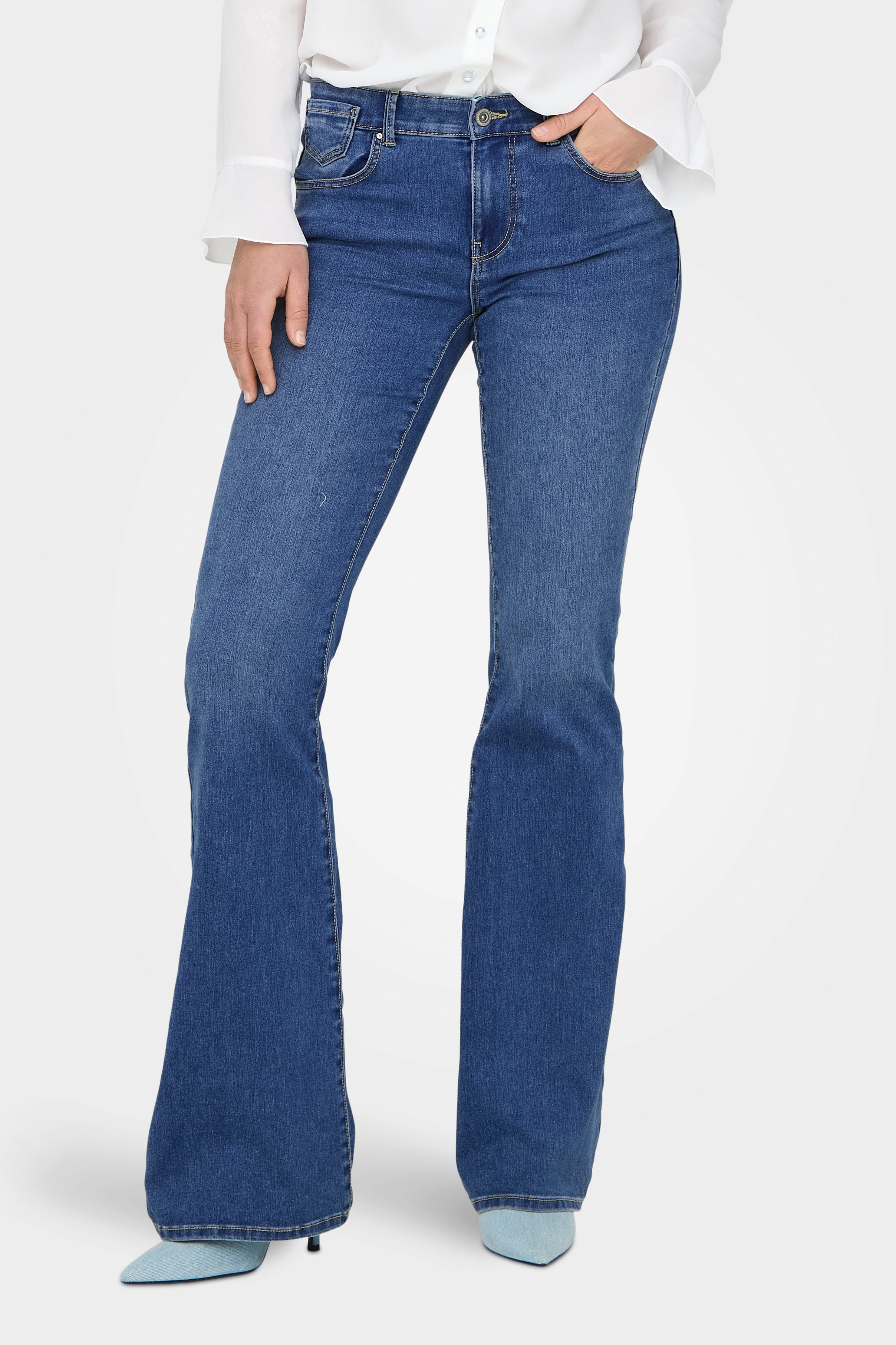 ONLREESE Regular Flared Jeans L32 - Light Medium Blue