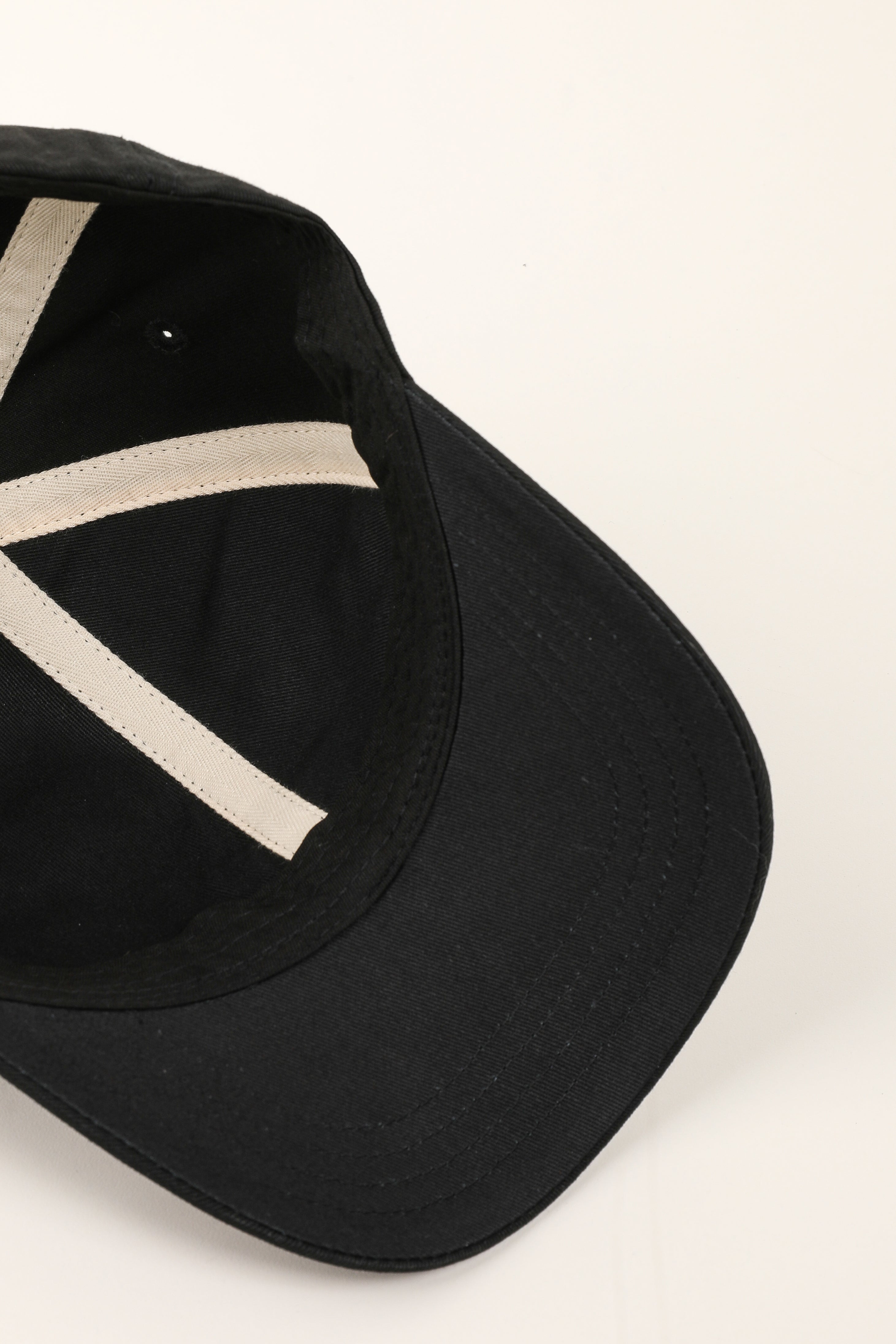Strapback Cap - Schwarz