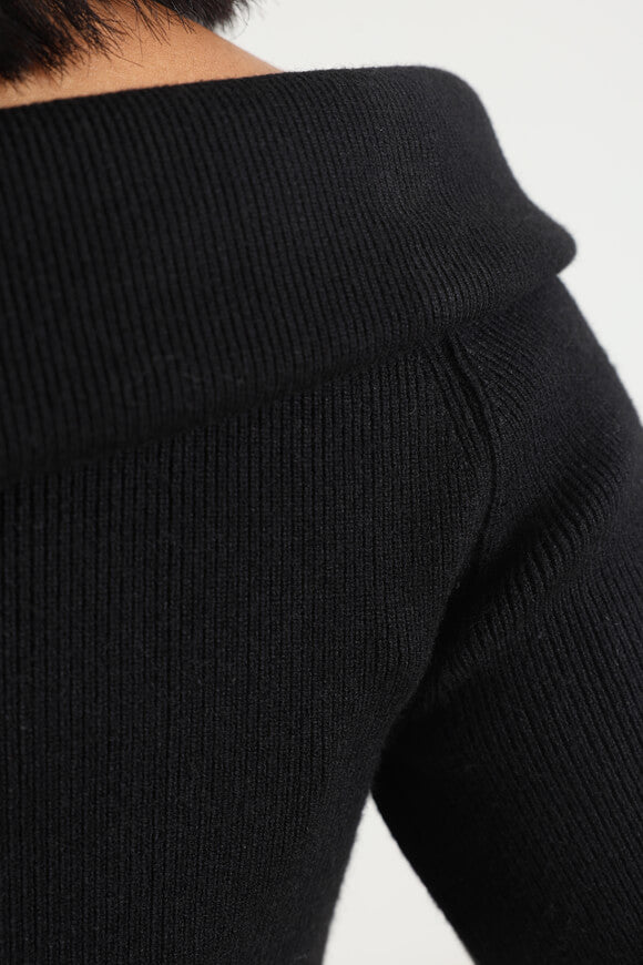 Ribbed off-shoulder knitted sweater - black