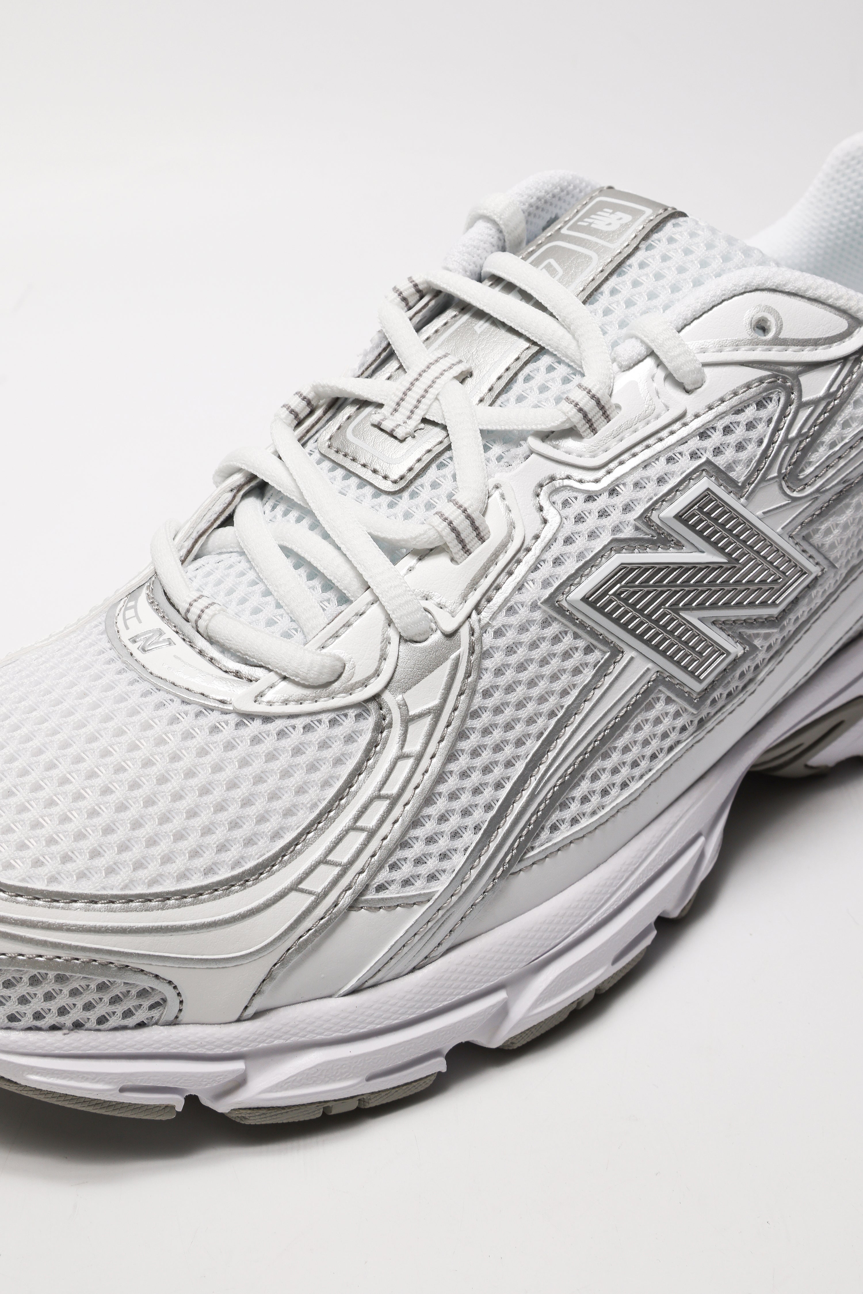 U 740 Core sneakers
