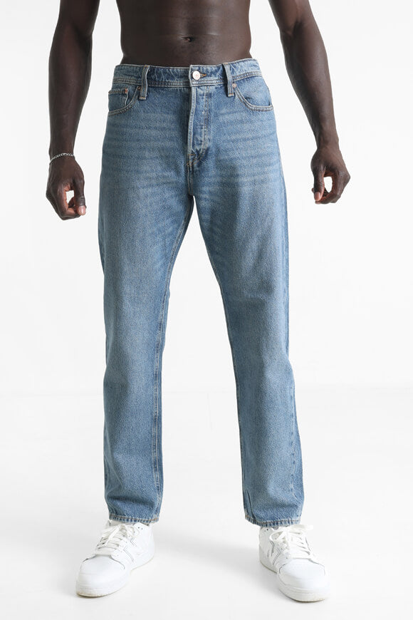 Chris Relaxed Fit Jeans L32 - Blue Medium Wash