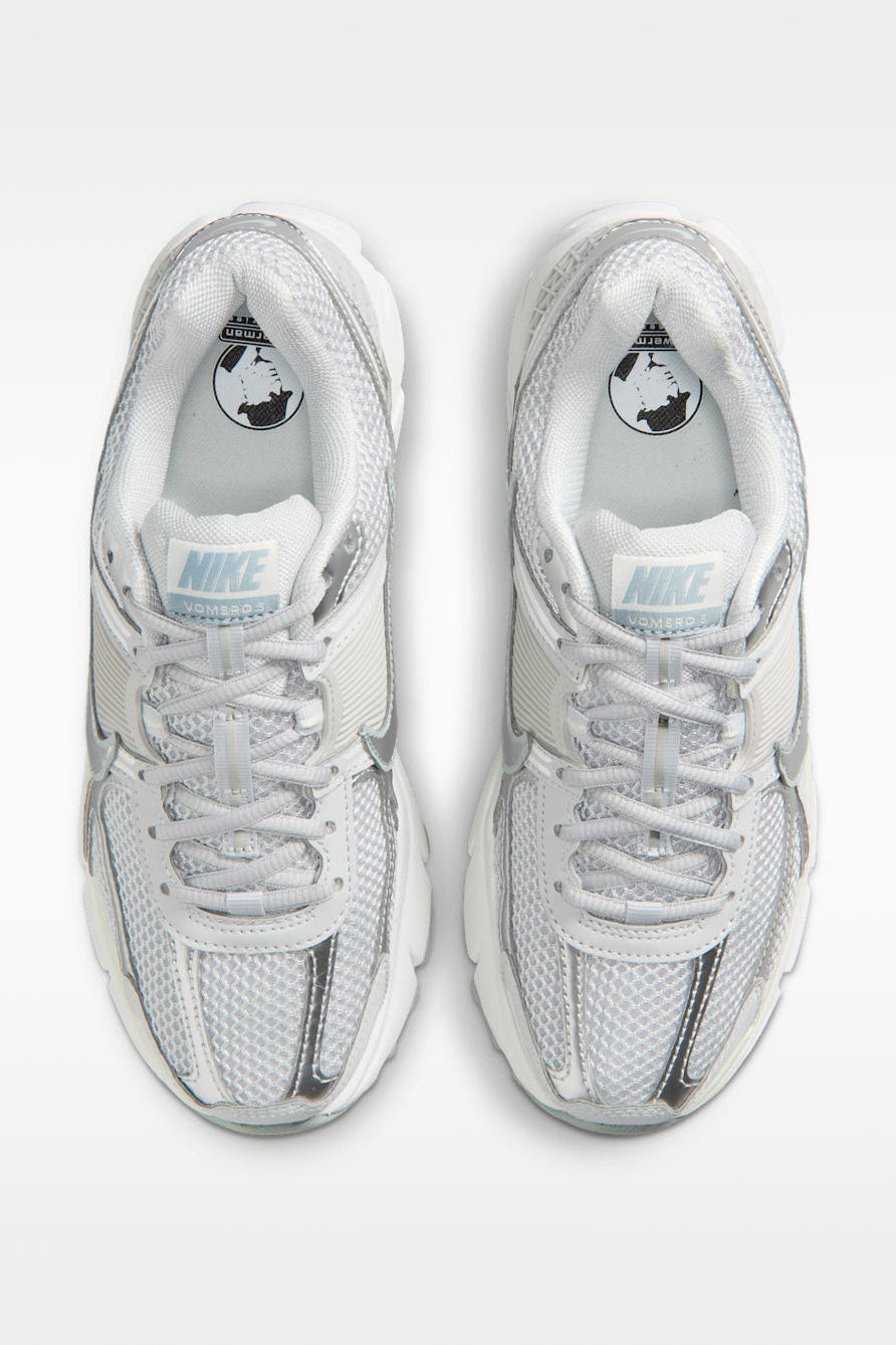 Zoom Vomero 5 Sneaker - Grey Fog + Off White