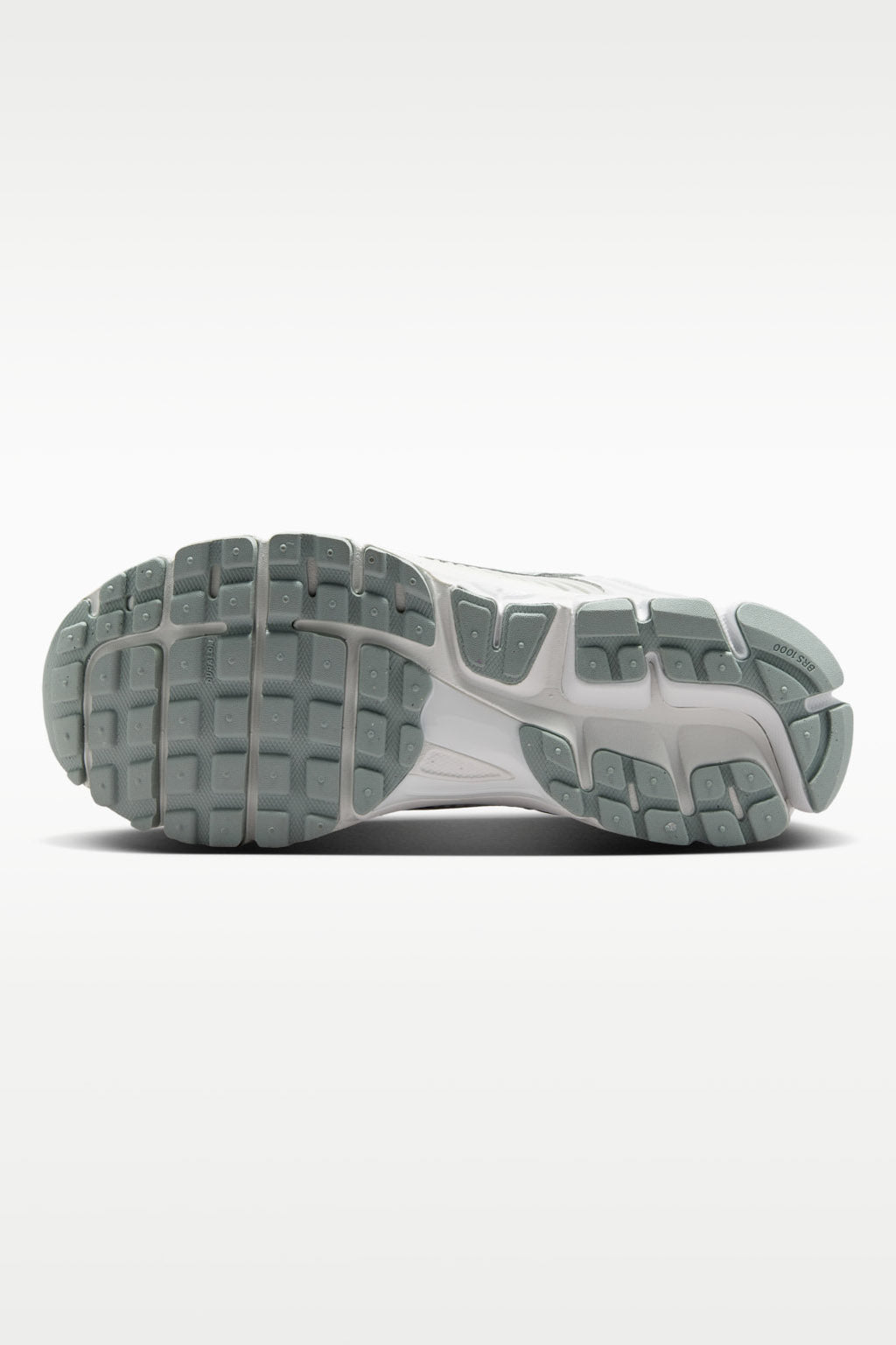 Zoom Vomero 5 Sneaker - Grey Fog + Off White
