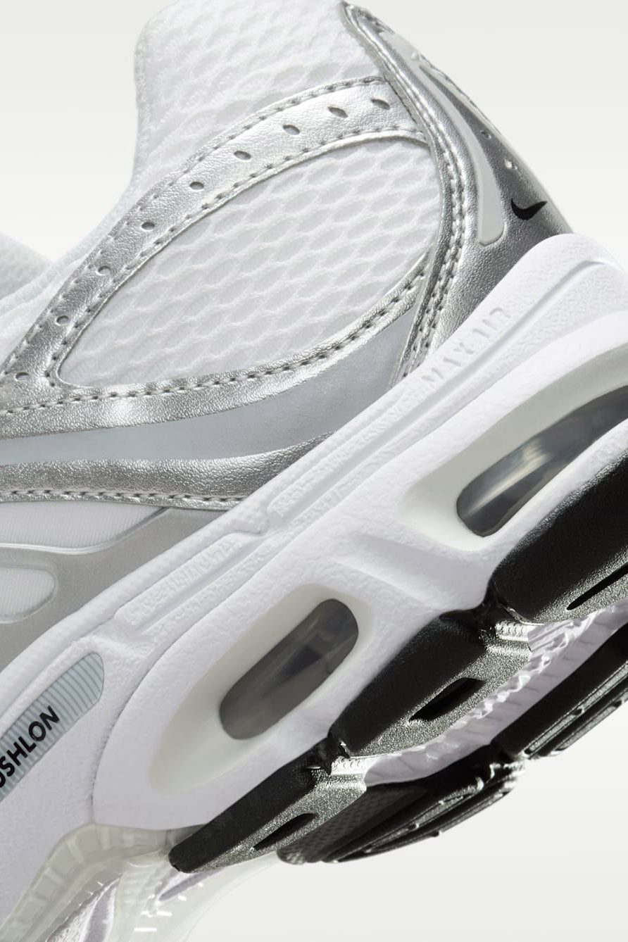 Air Max Moto 2K Sneaker - White + Photon Dust