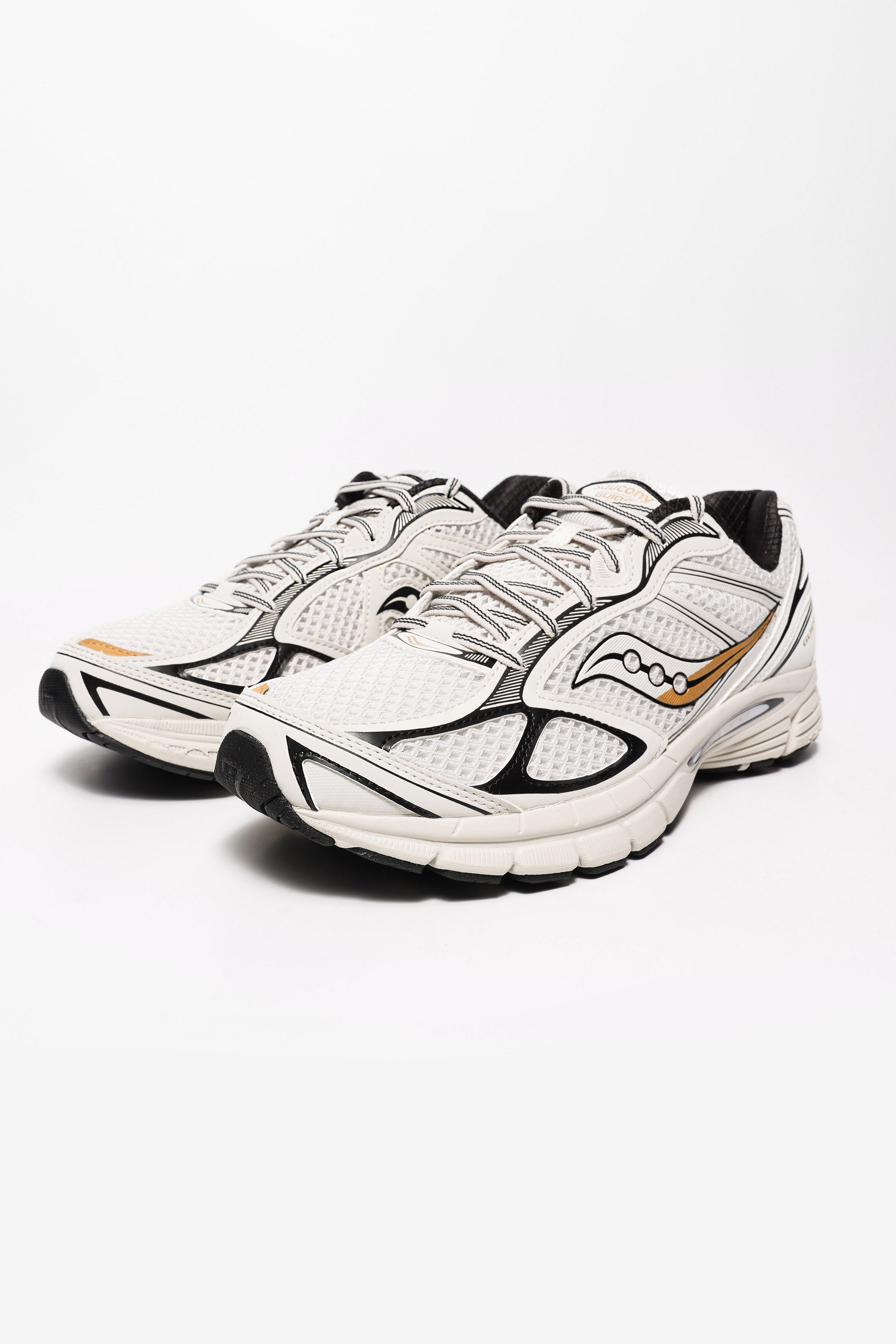 Progrid Guide 7 Sneaker - Onyx + Gold