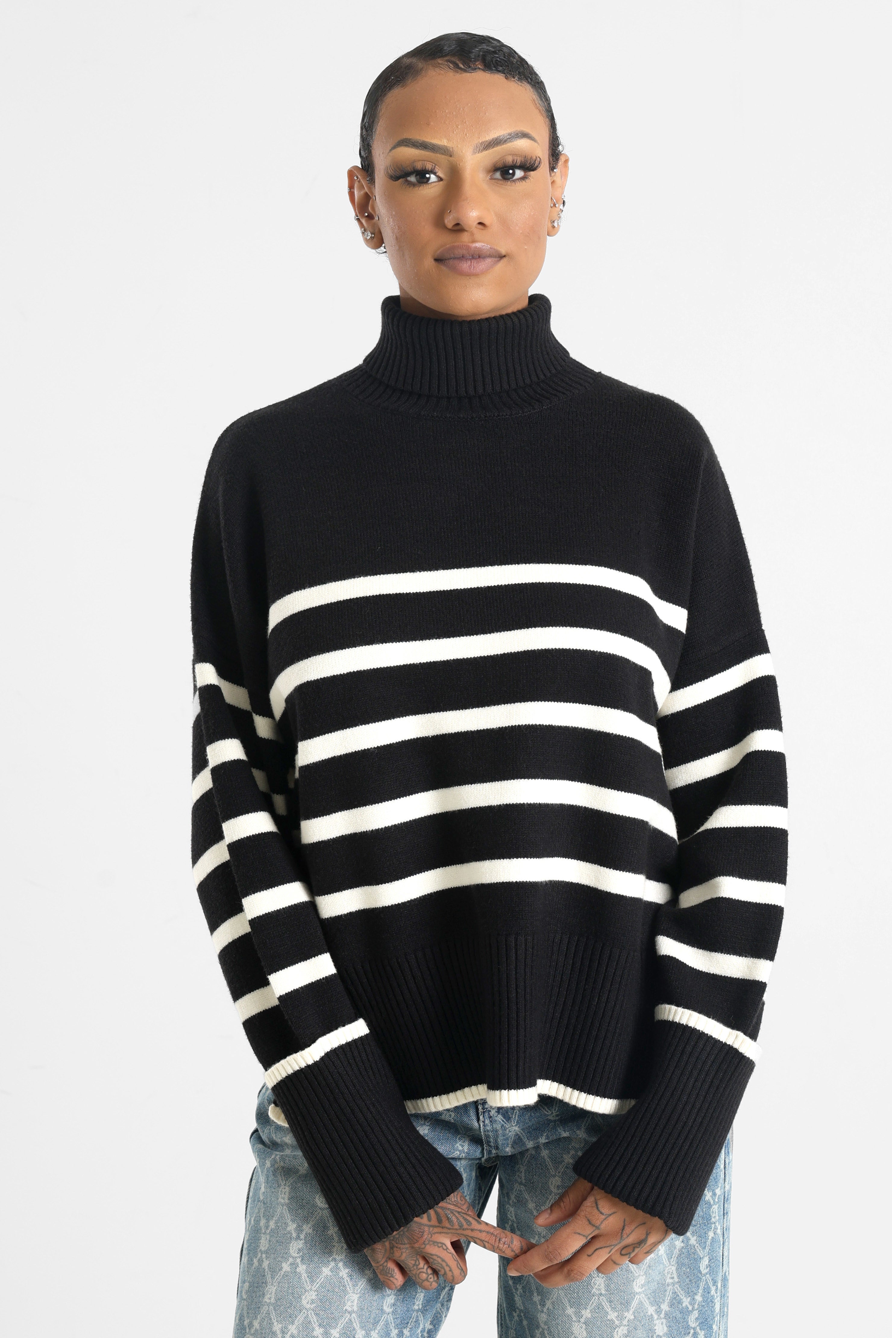 Pull ample à col roulé - Noir + Ecru