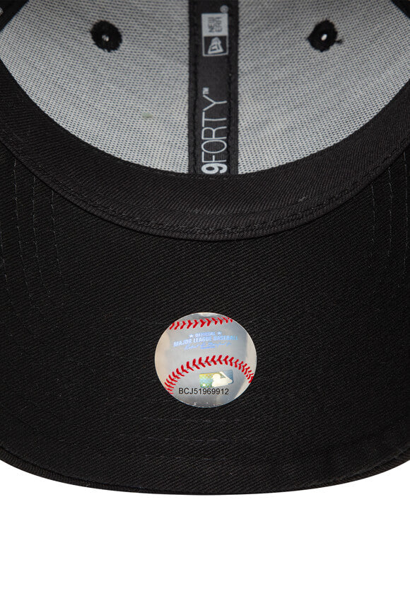 9Forty Cap / Strapback - Black + Stone