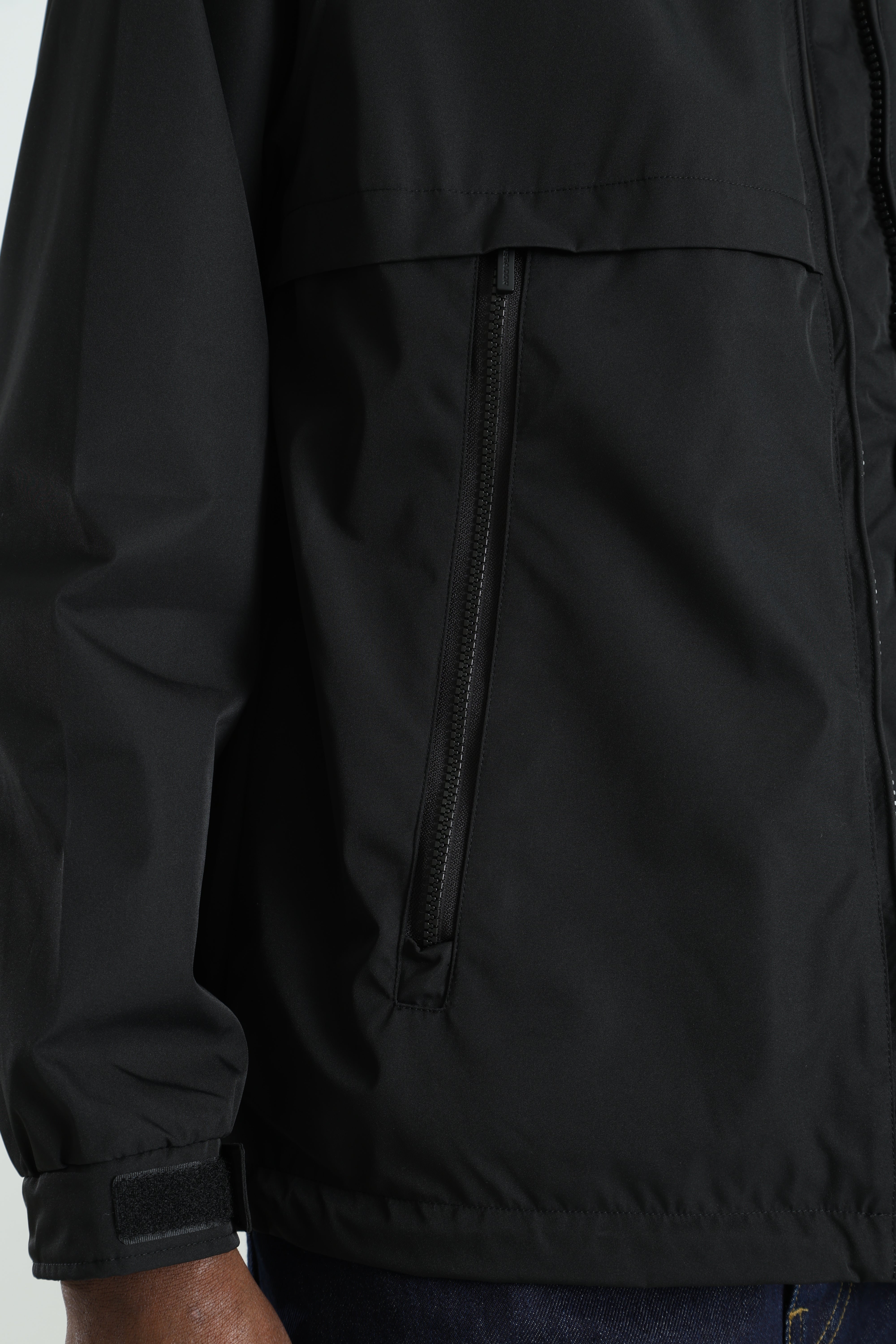 Mason Windbreaker - Black