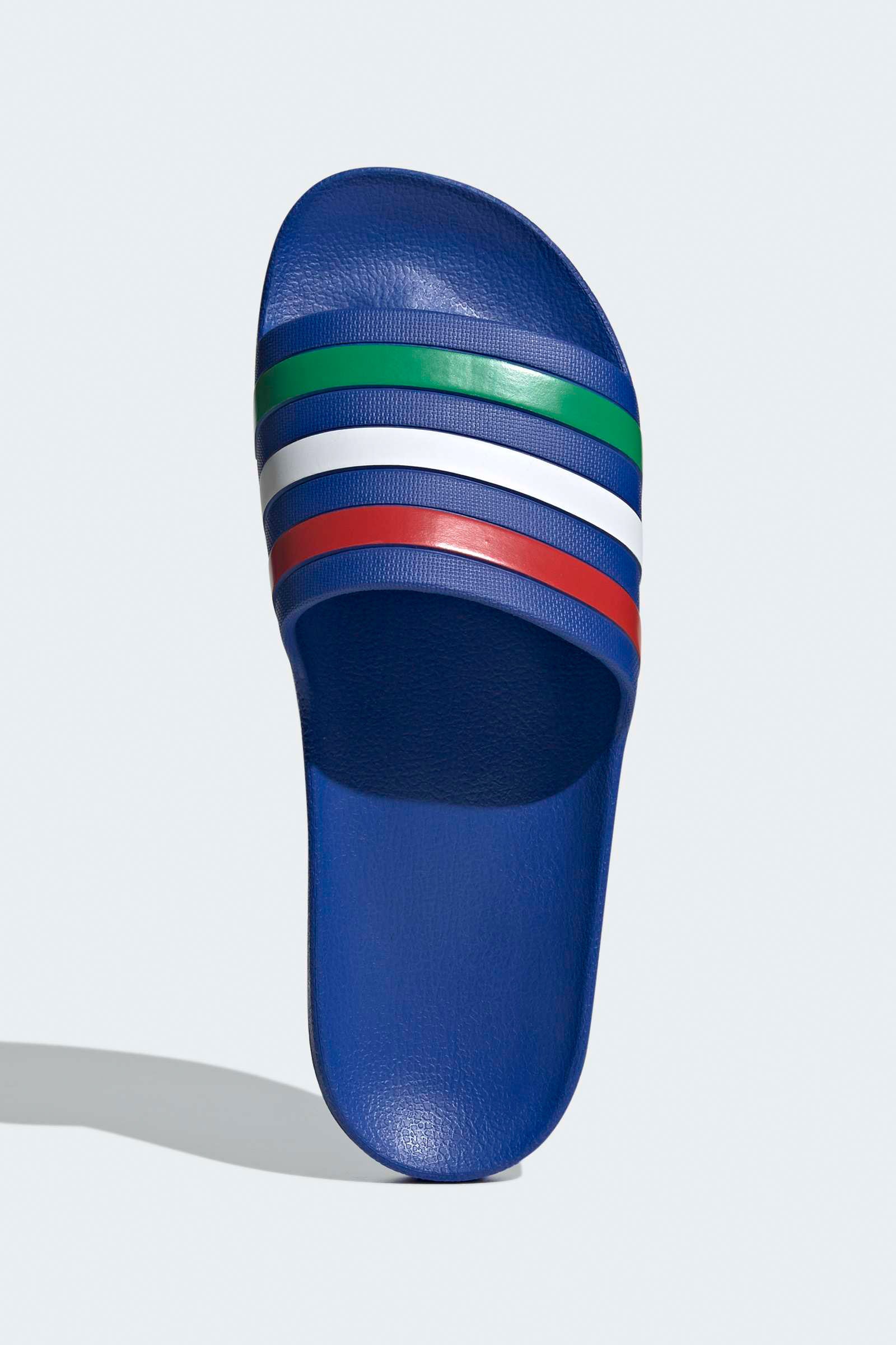 Adilette Aqua Pantoletten - Bold Blue + Green + Footwear White