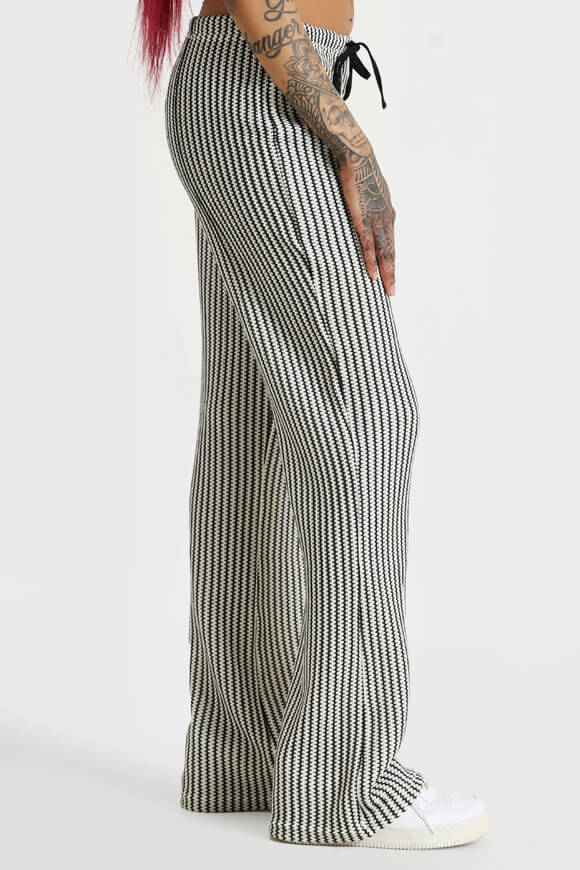 Flare knitted trousers - black + white