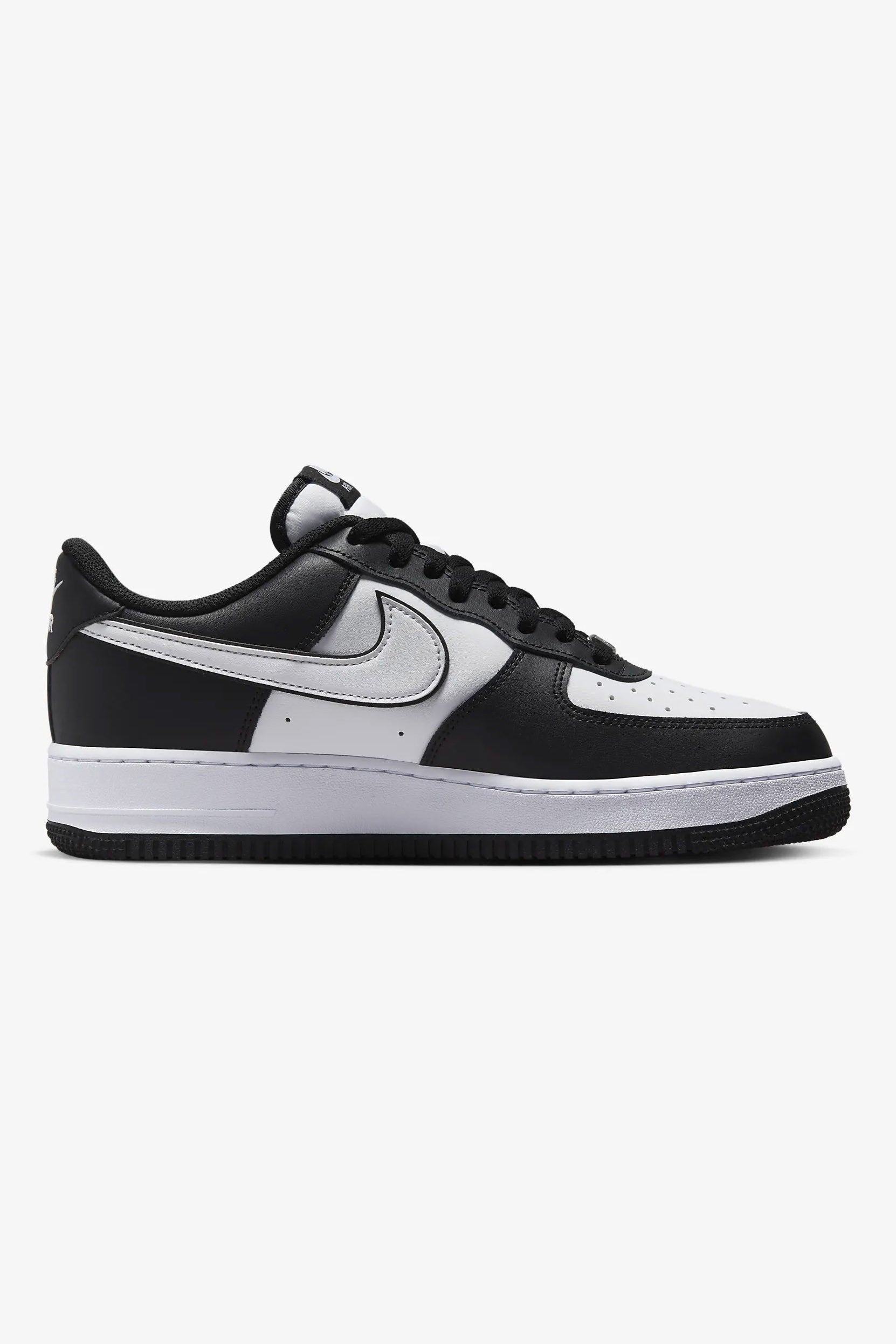 Air Force 1 '07 Sneaker - White + Black