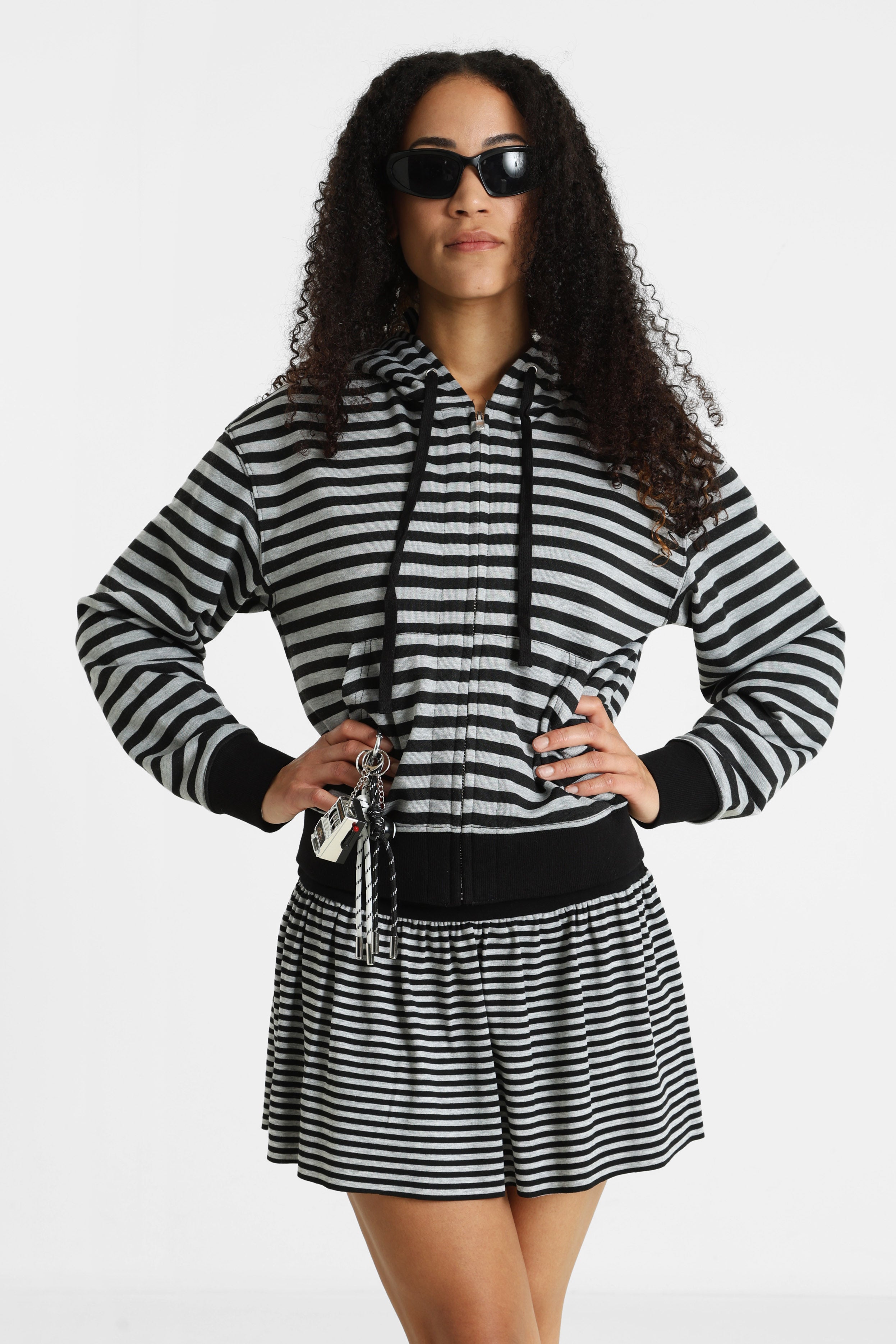 Kapuzensweatjacke - Schwarz + Grau