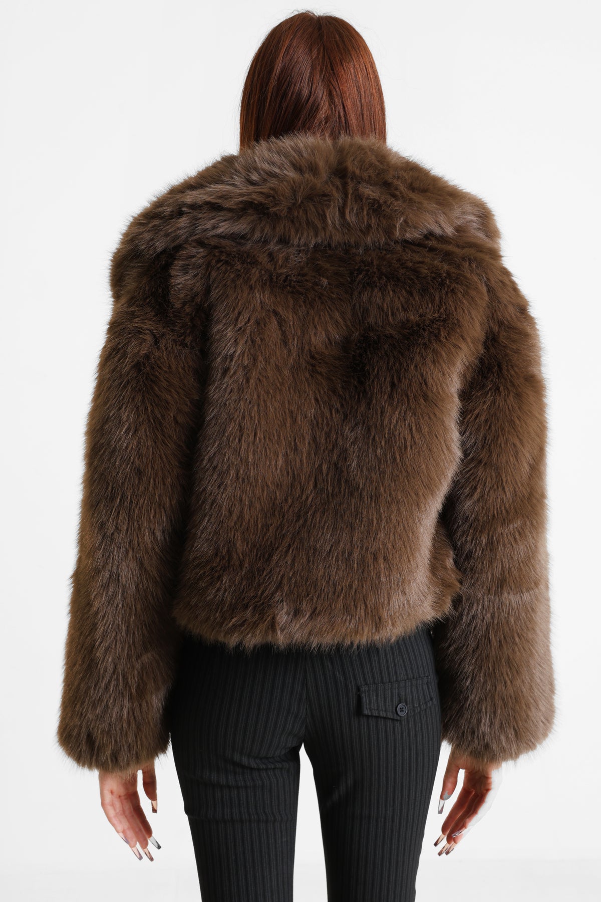 Short coat in synthetic fur - Brun foncé