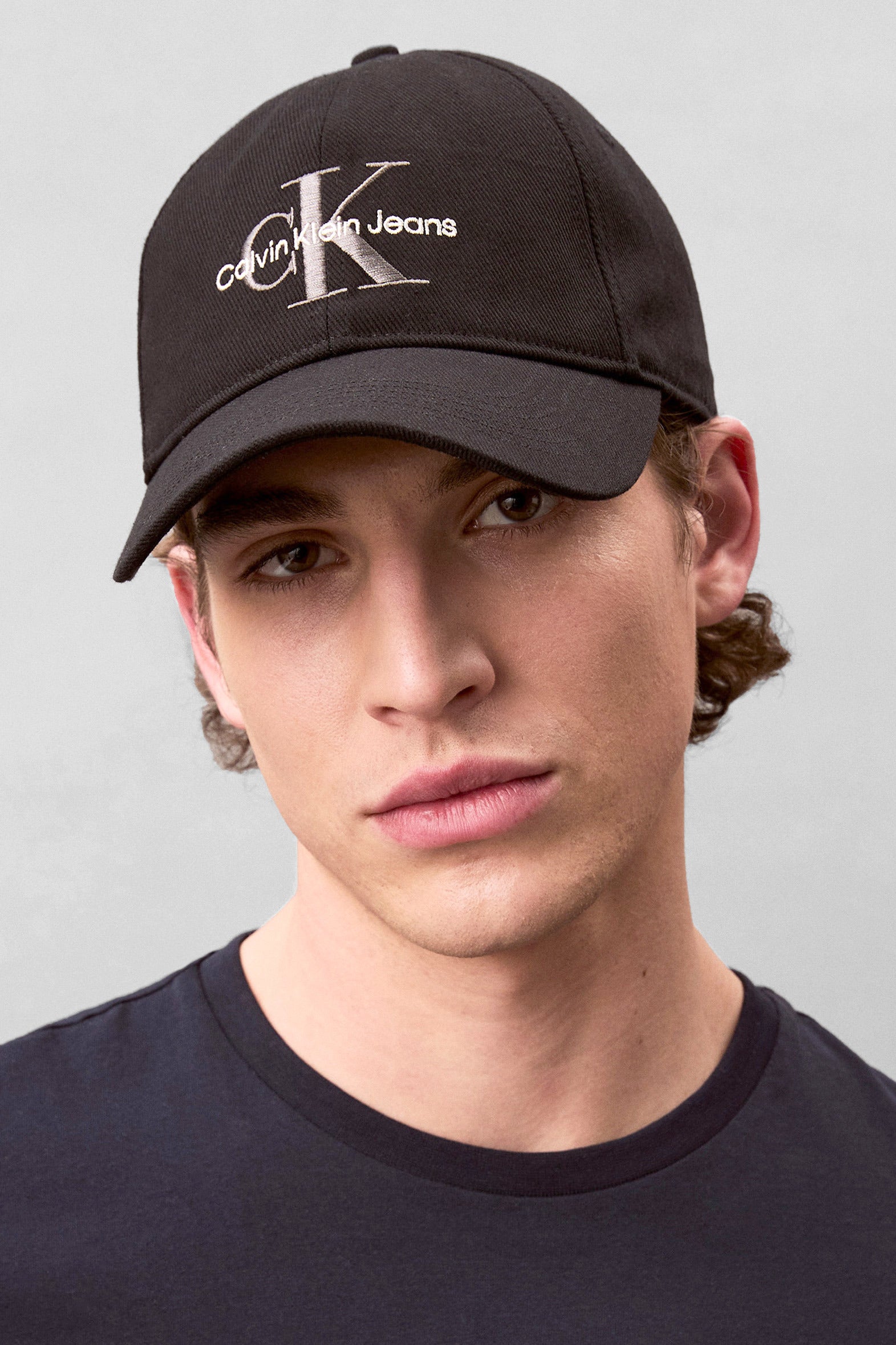 Strapback Cap - Black