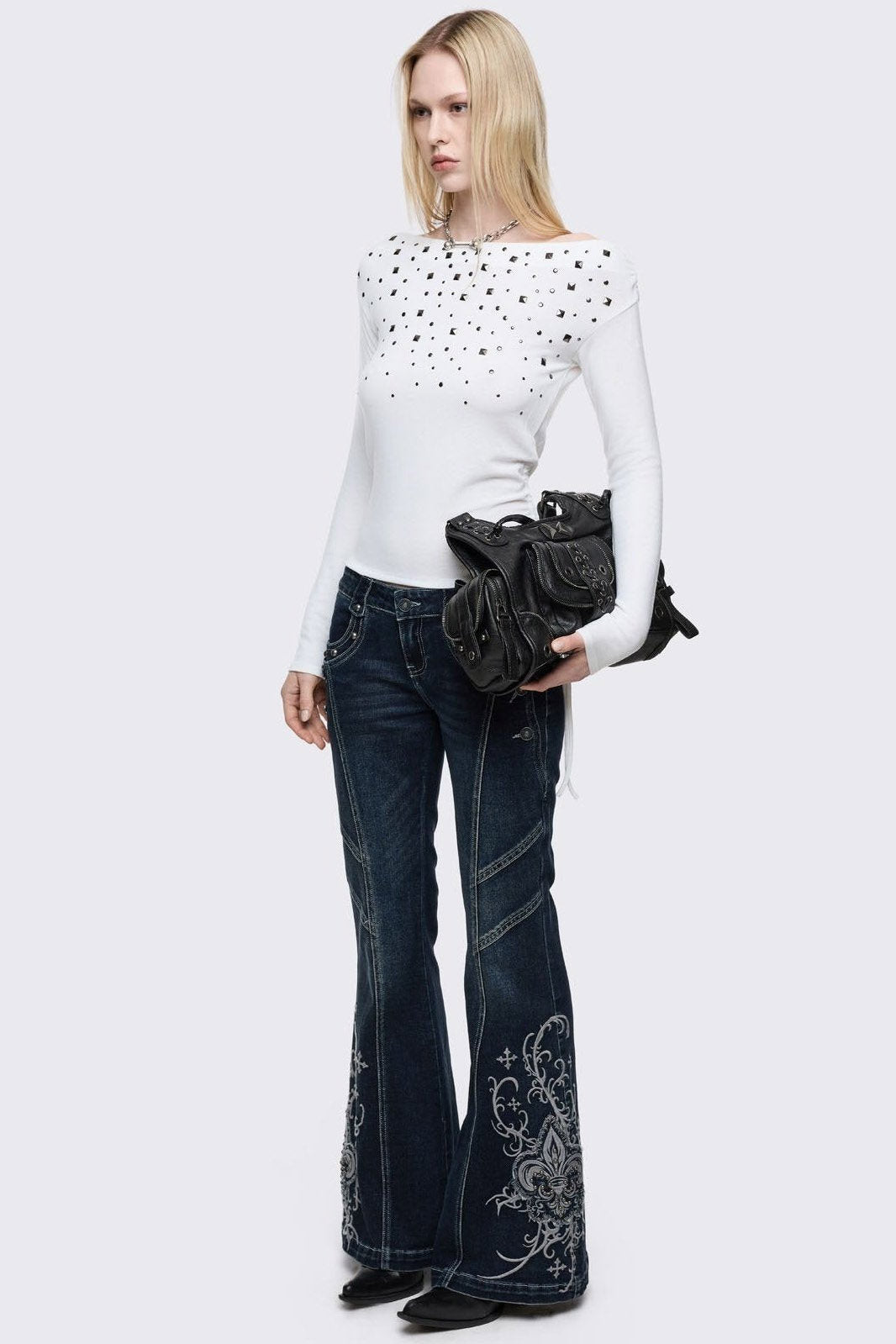 Lis Flare Jeans mit Nieten - Dark Blue Washed