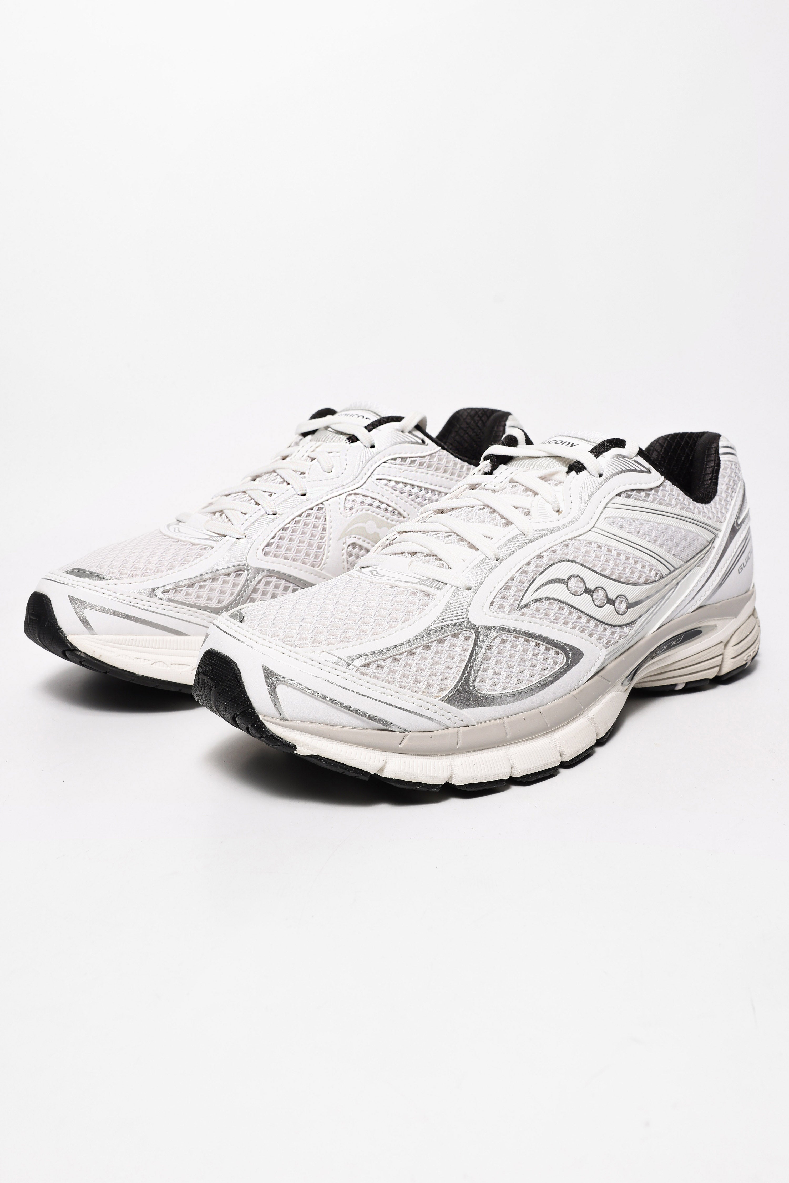 Progrid Guide 7 Sneaker - White +  Black