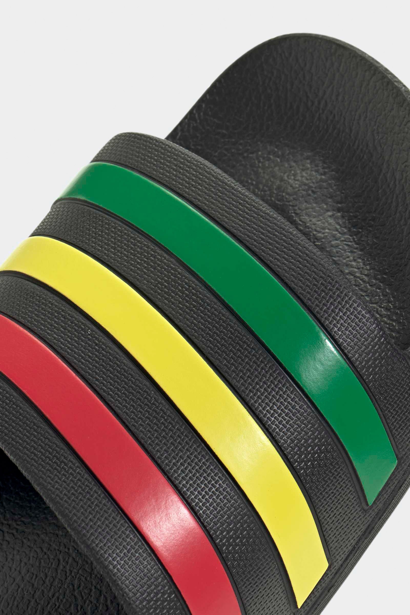 Adilette Aqua Pantoletten - Core Black + Green + Pure Ruby