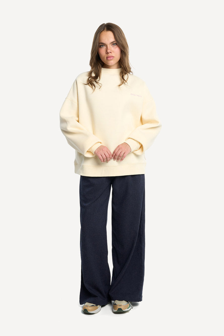 Mat Essentials Oversize Sweatshirt - Butter