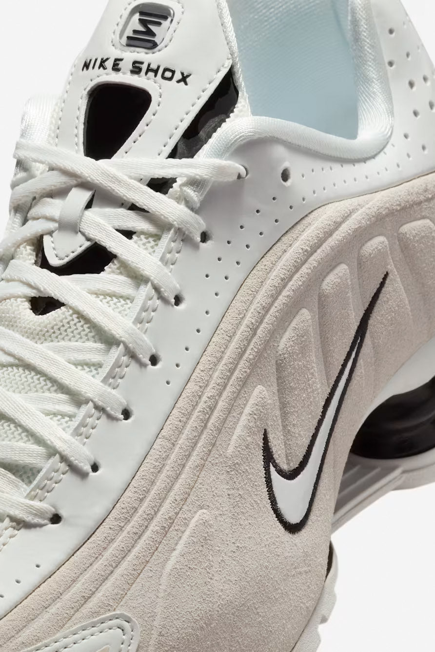 Shox R4 Sneaker - Summit White + Black