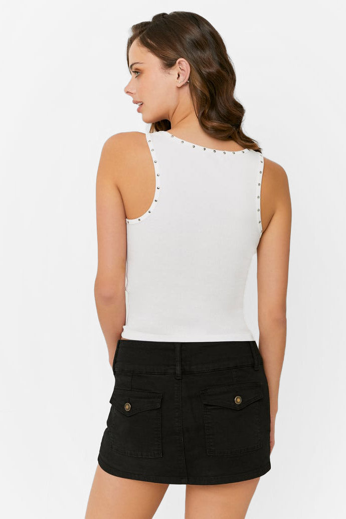 Geripptes Tanktop mit Nieten - White