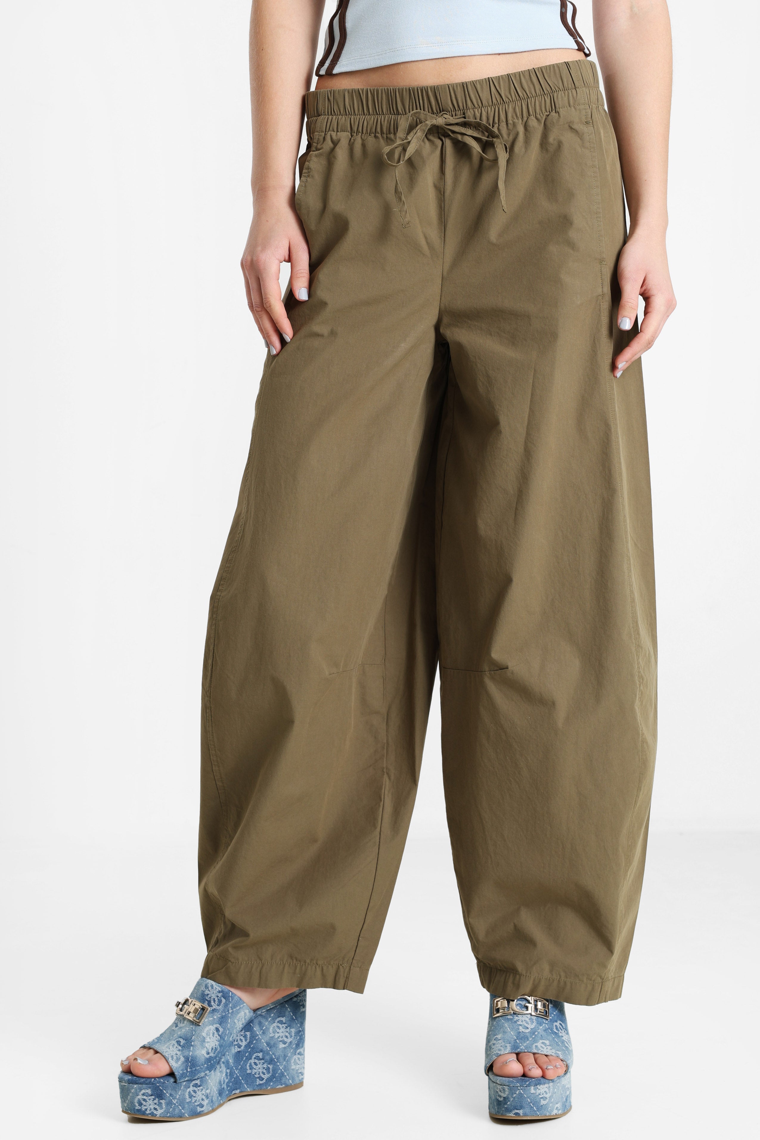 Barrel Fit Stoffhose - Kaki