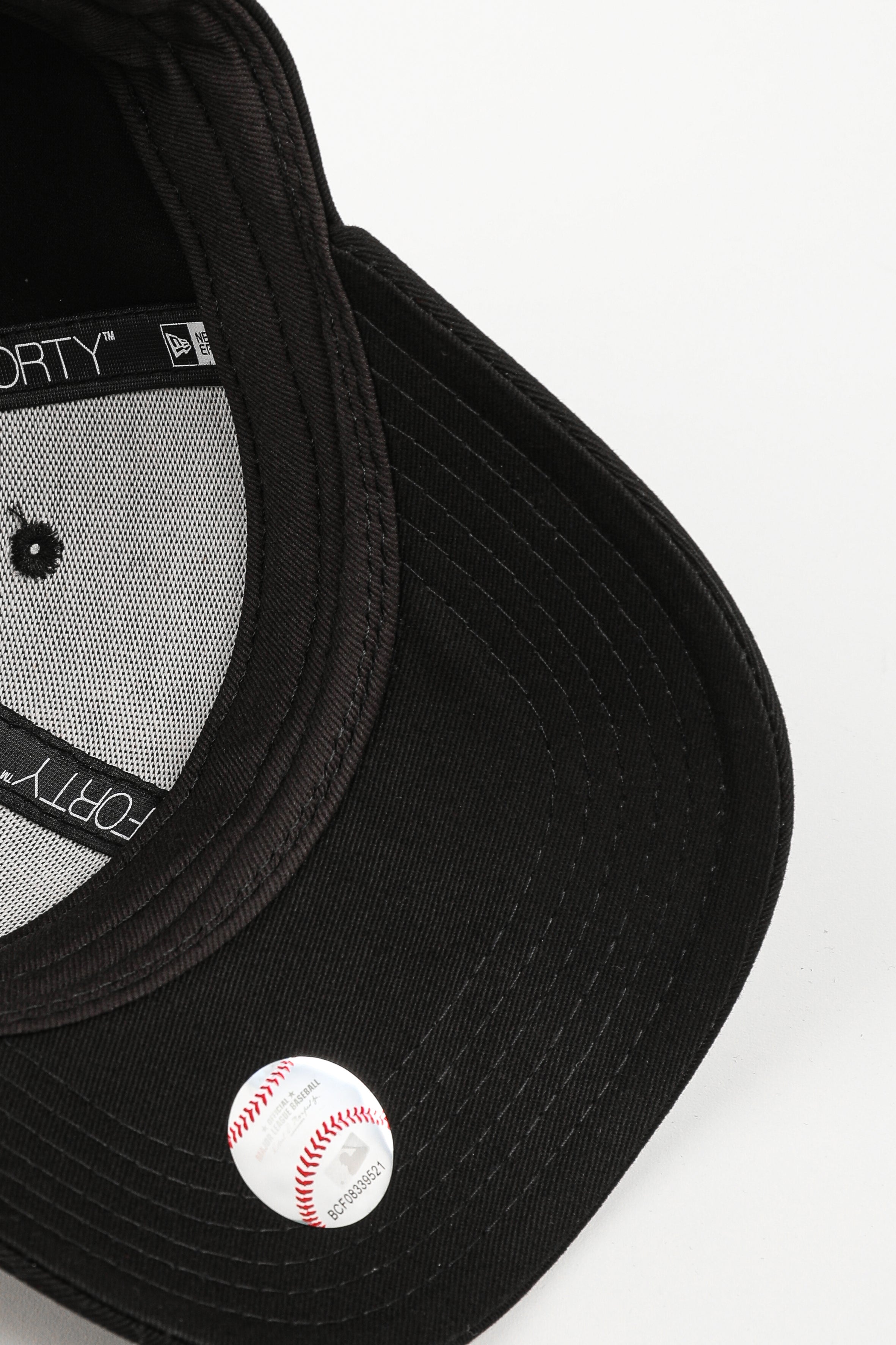 9Forty Kids Cap / Strapback - Black + White