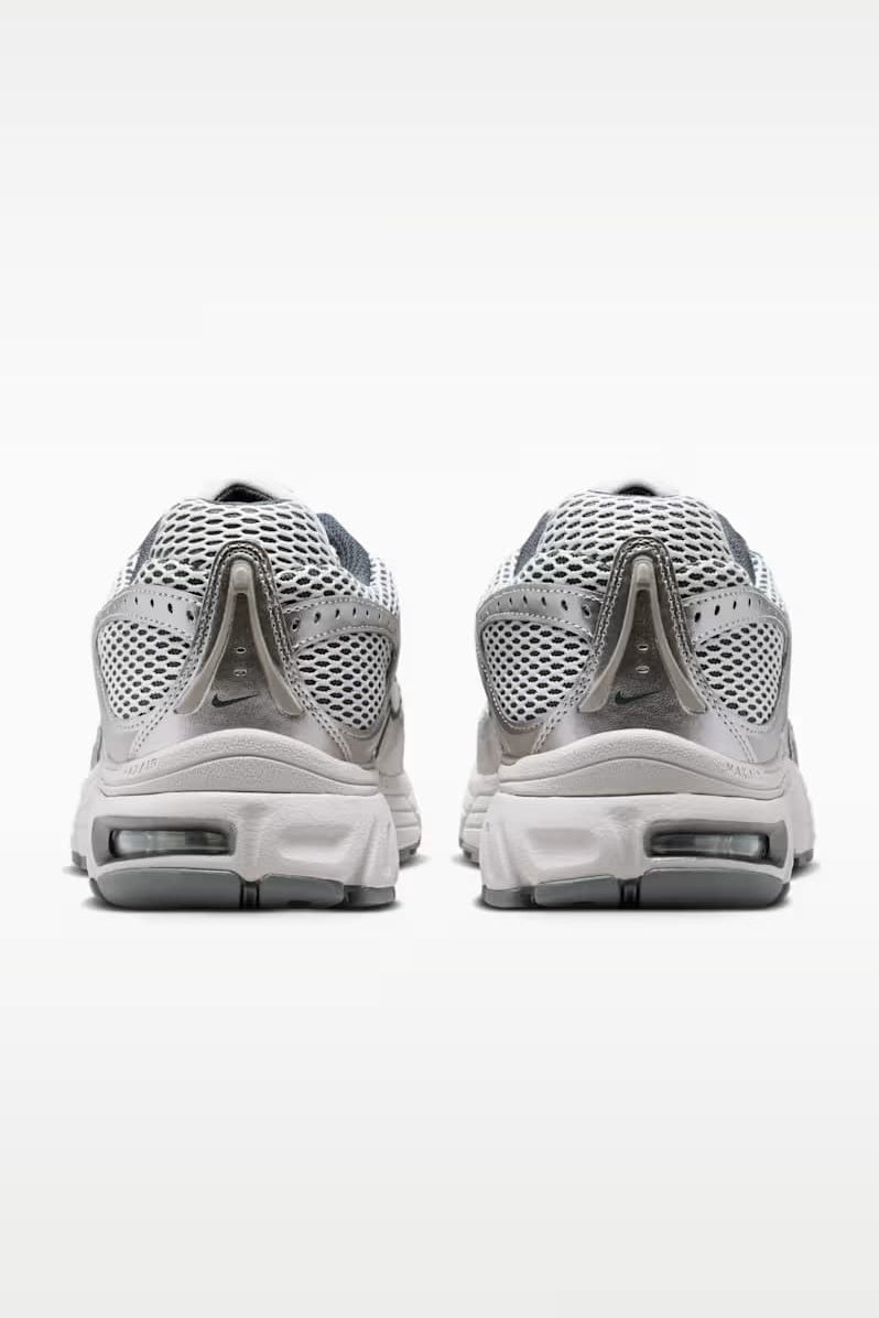 Air Max Moto 2k sneakers - Vast Grey