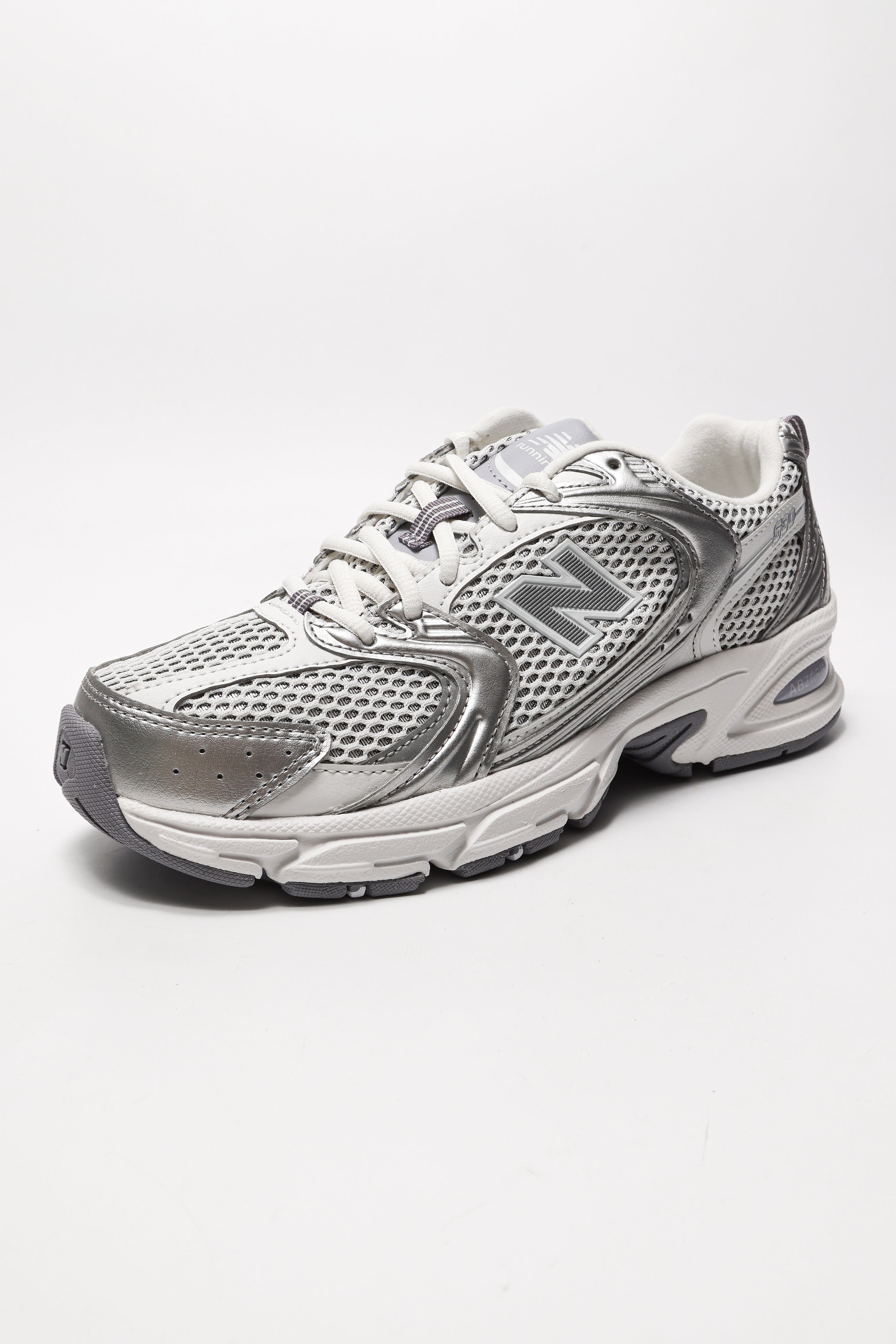 530 Tech Mesh Sneaker