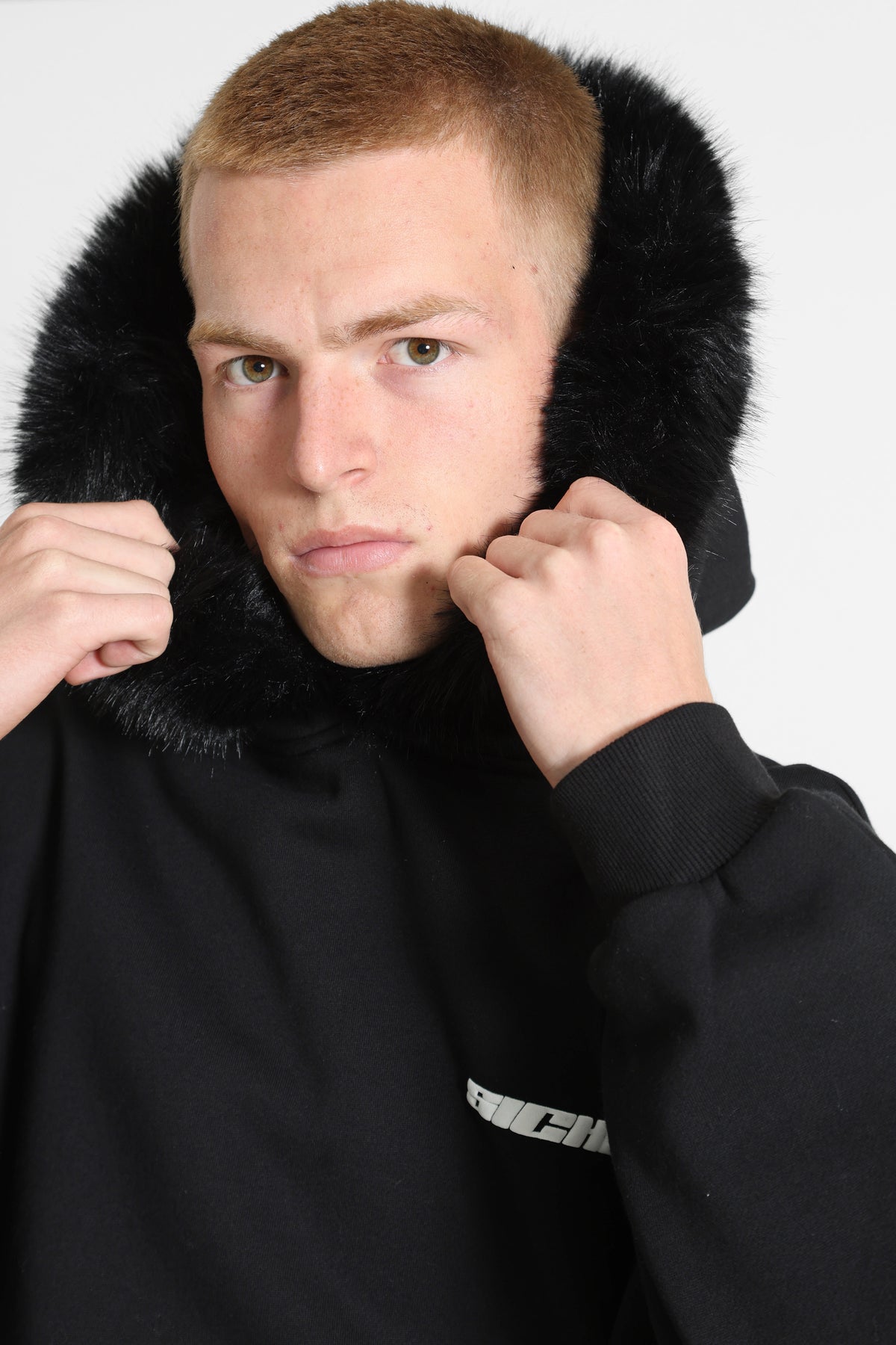 Kapuzensweatshirt - Schwarz + Weiss