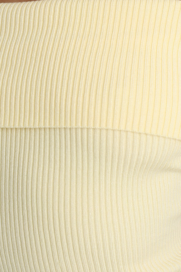 Top a coste in maglia off-shoulder - giallo chiaro