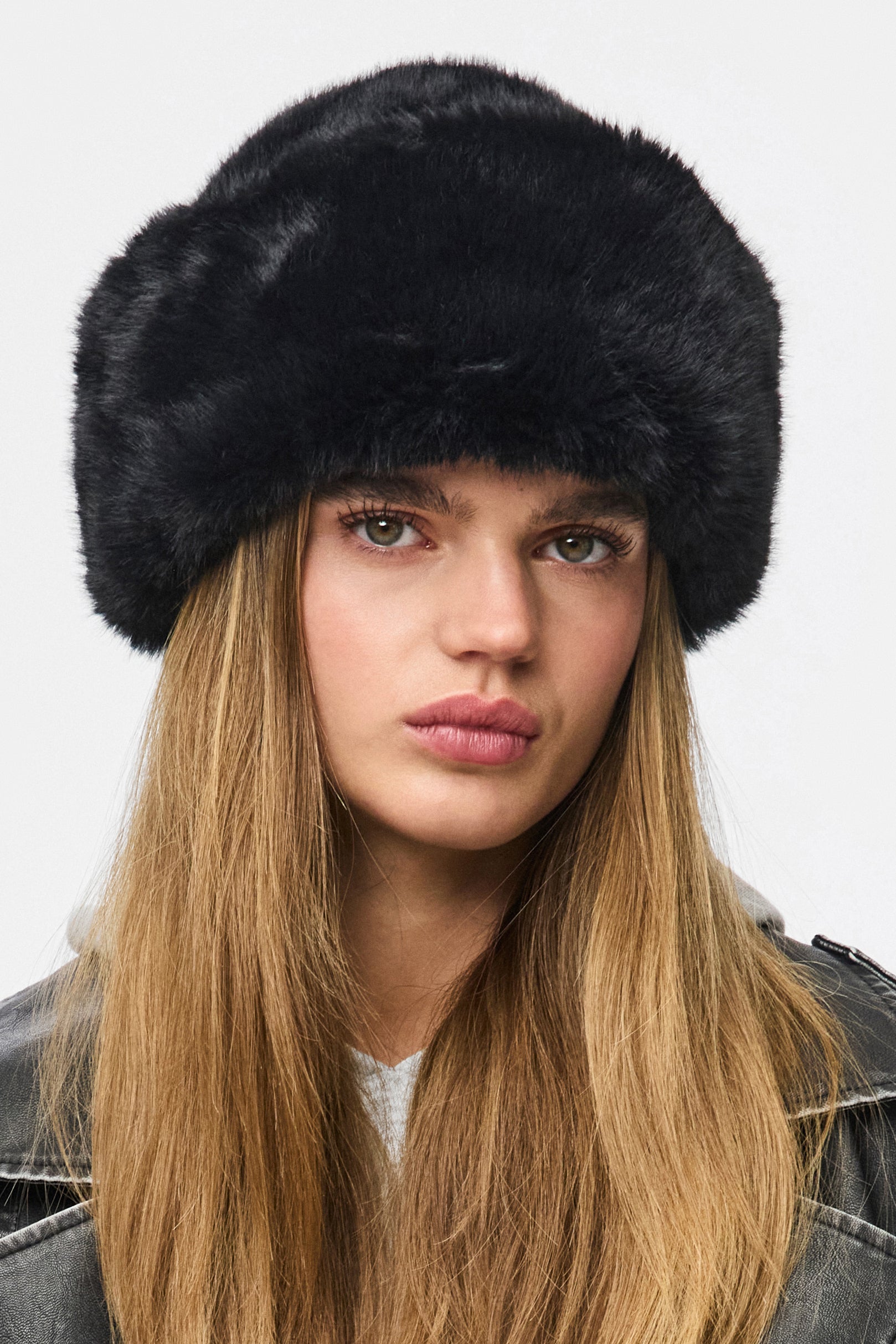 PCJUTLANDIA Chapeau en fausse fourrure - Black