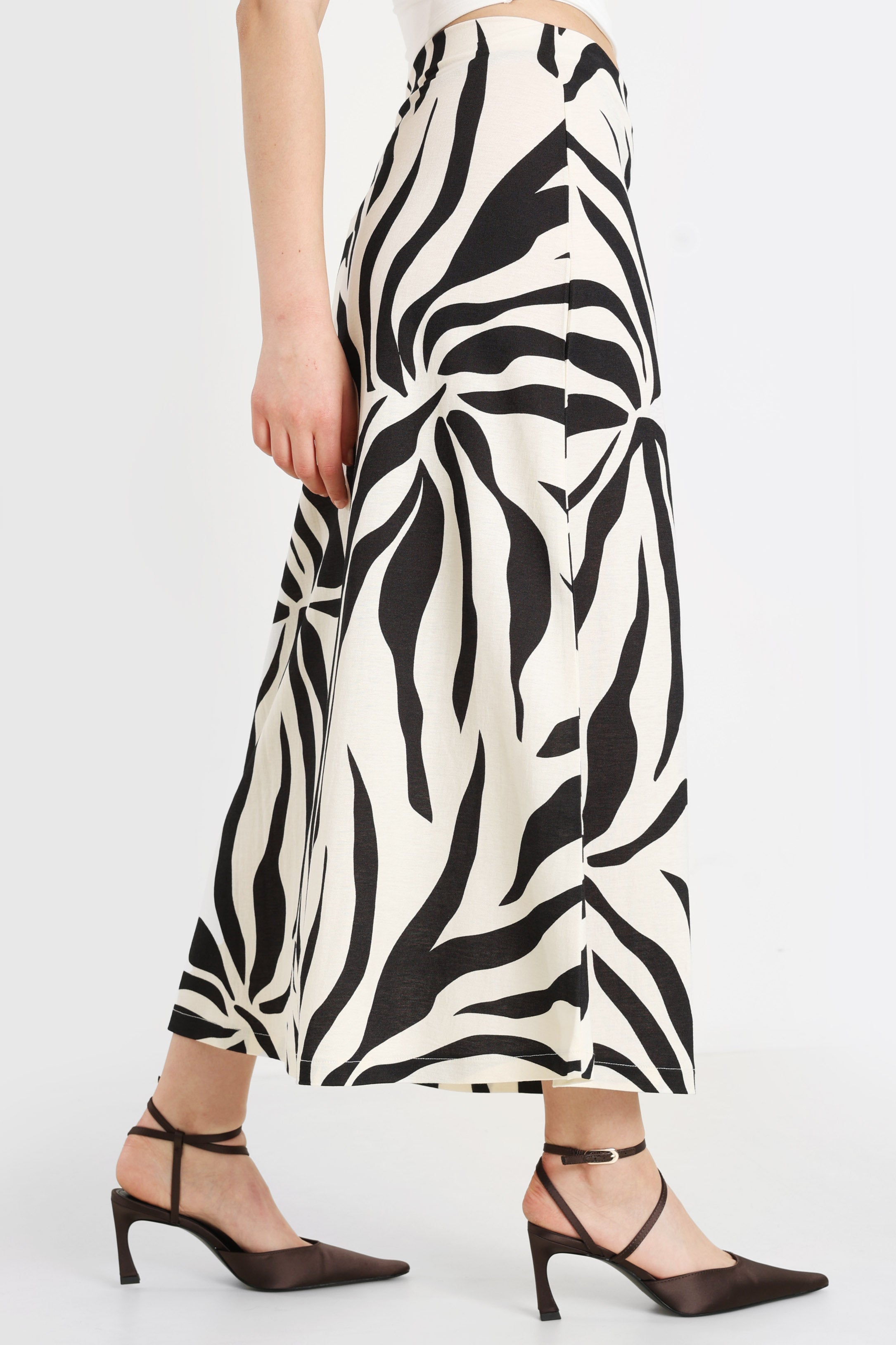ONLCHIGO long skirt - Beige + Black