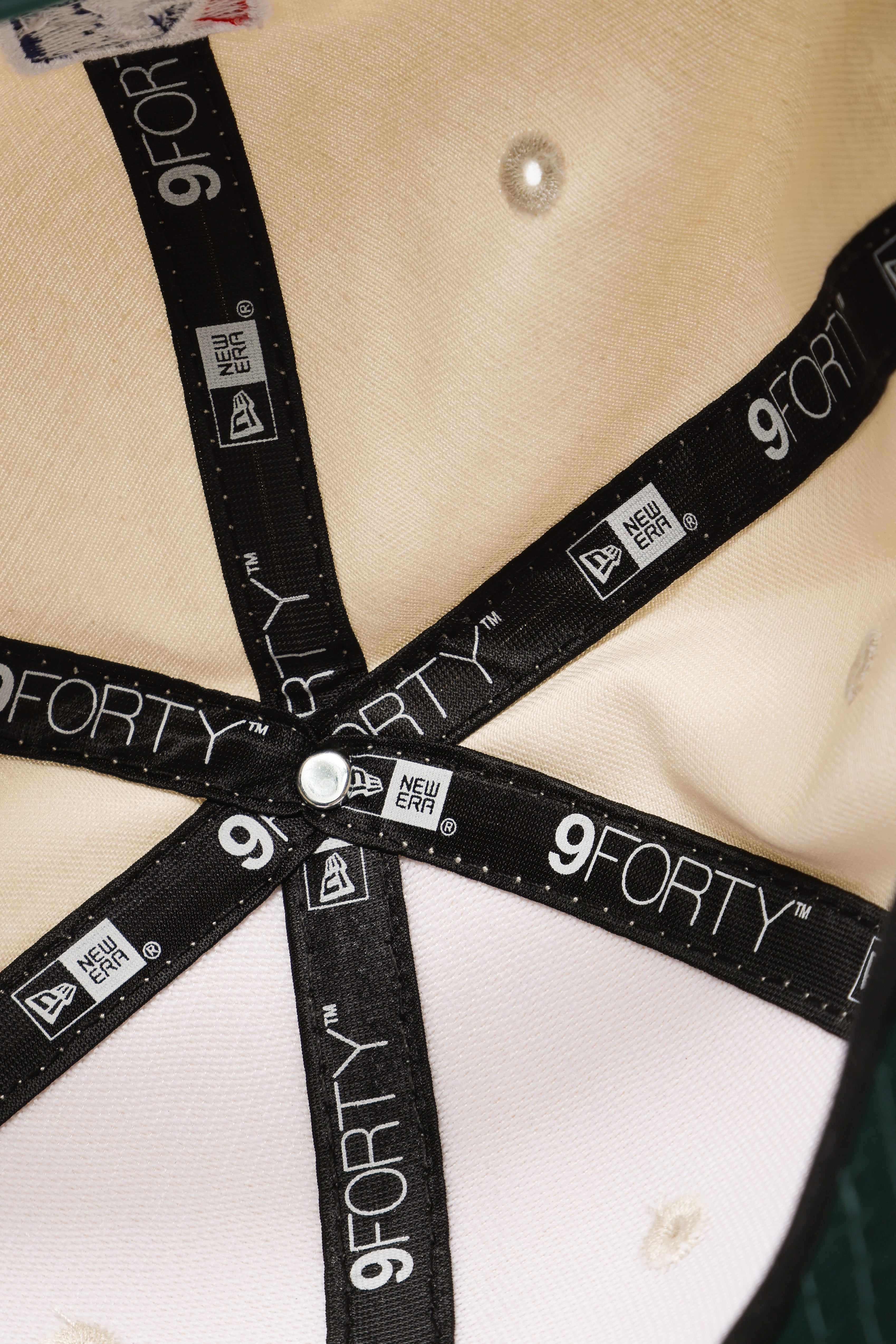 9Forty Cap / Snapback - Green + Beige