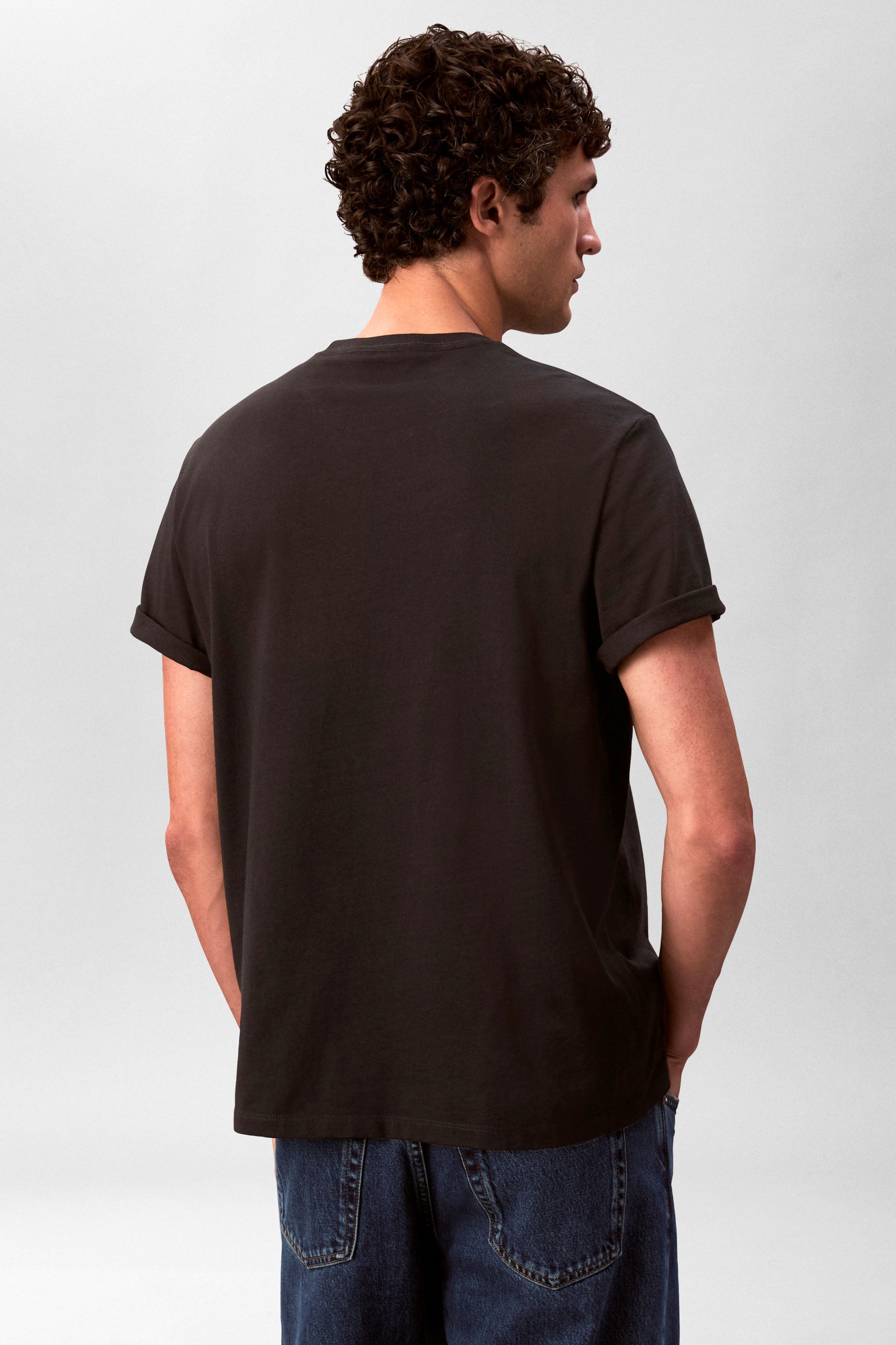 T-Shirt - Black