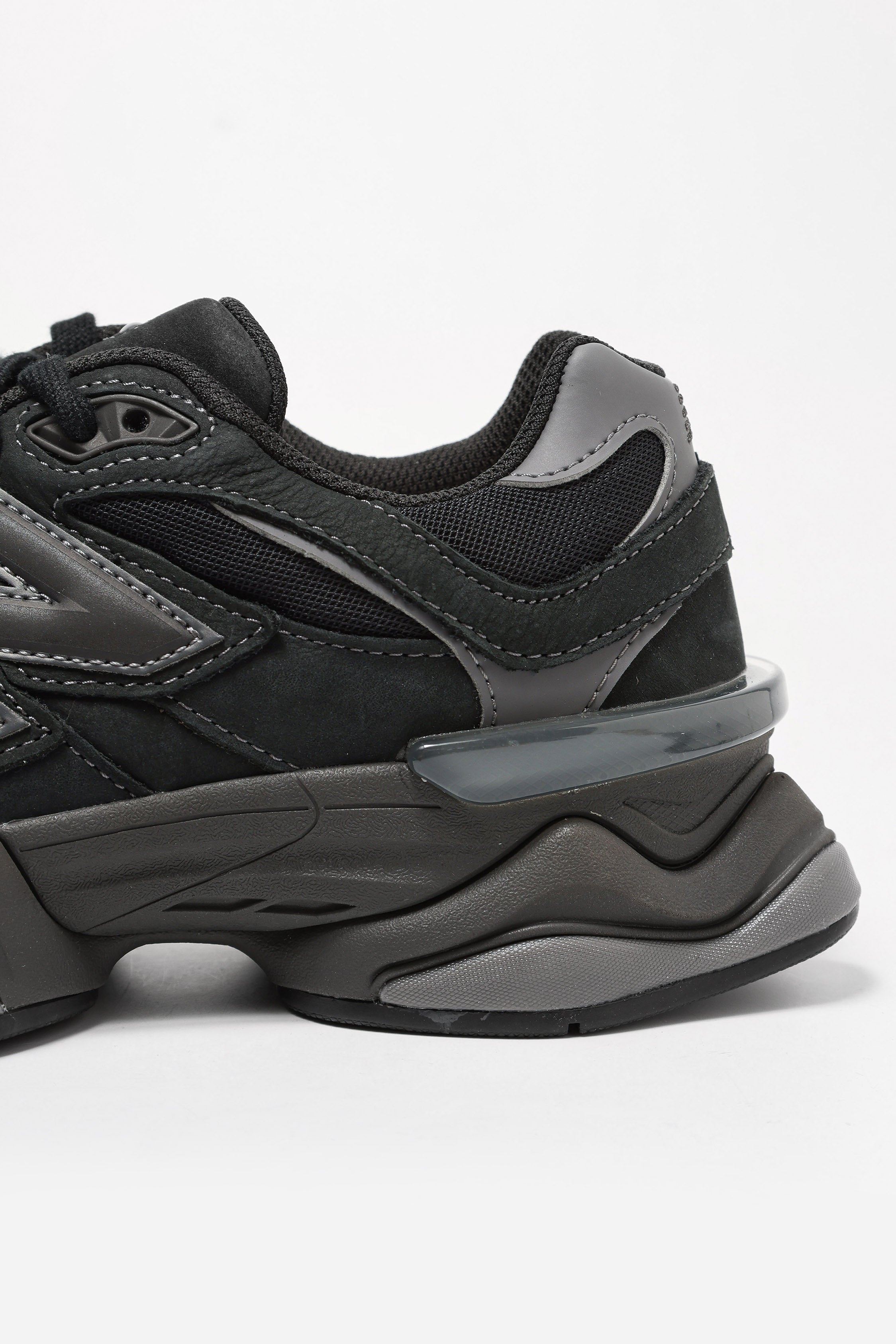 9060 Sneaker - Black