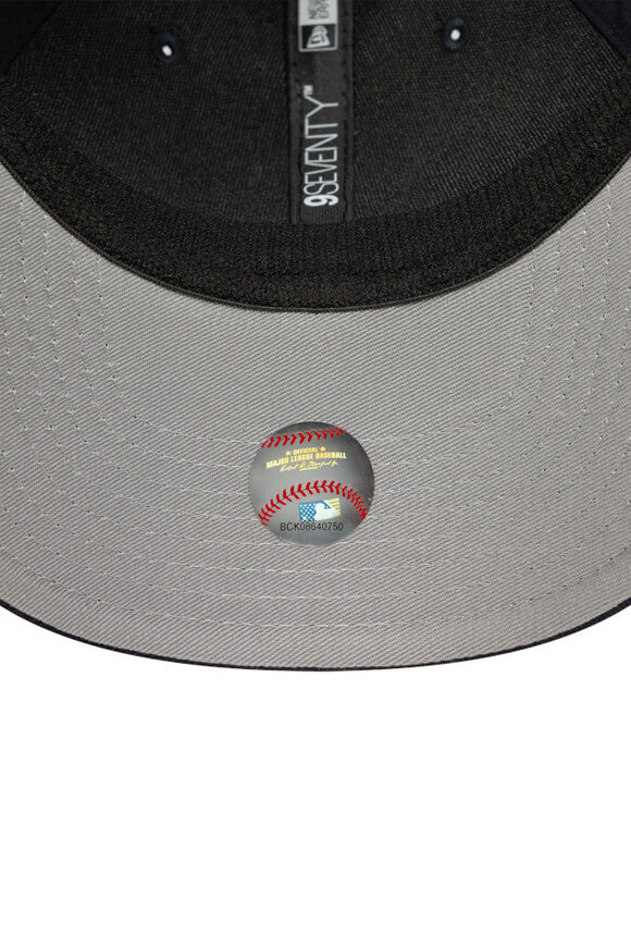 Trucker Cap / Snapback - Dark Navy