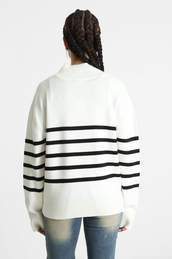 Oversize Strickpullover - Weiss + Schwarz