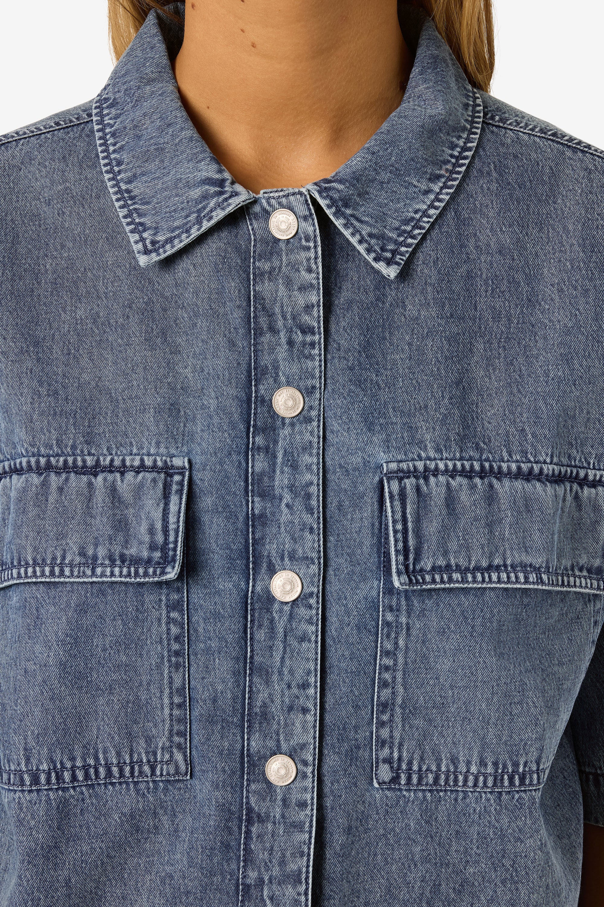 NMENZA Crop Jeanshemd - Medium Blue Denim