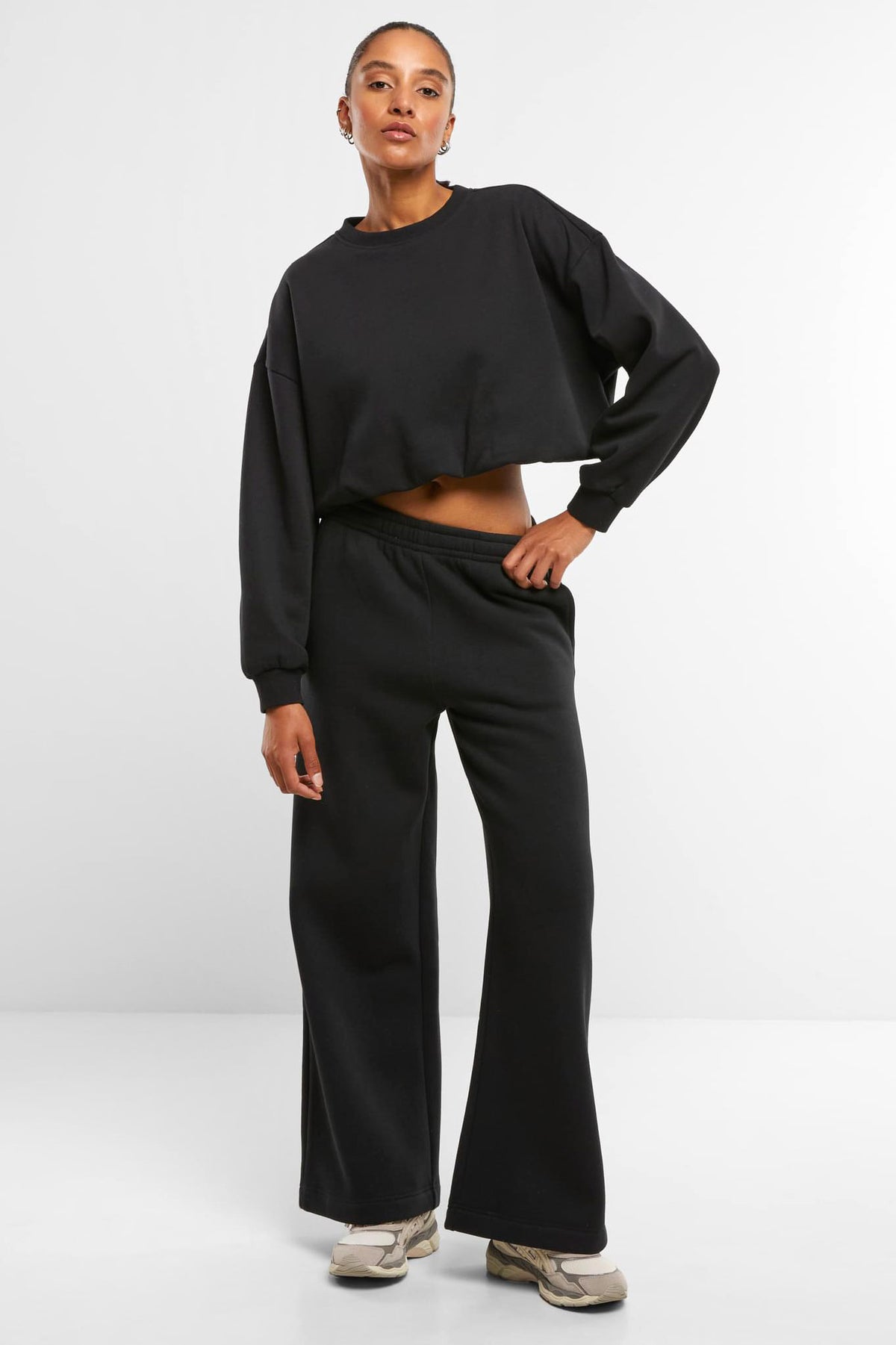 Crop Sweatshirt - Black