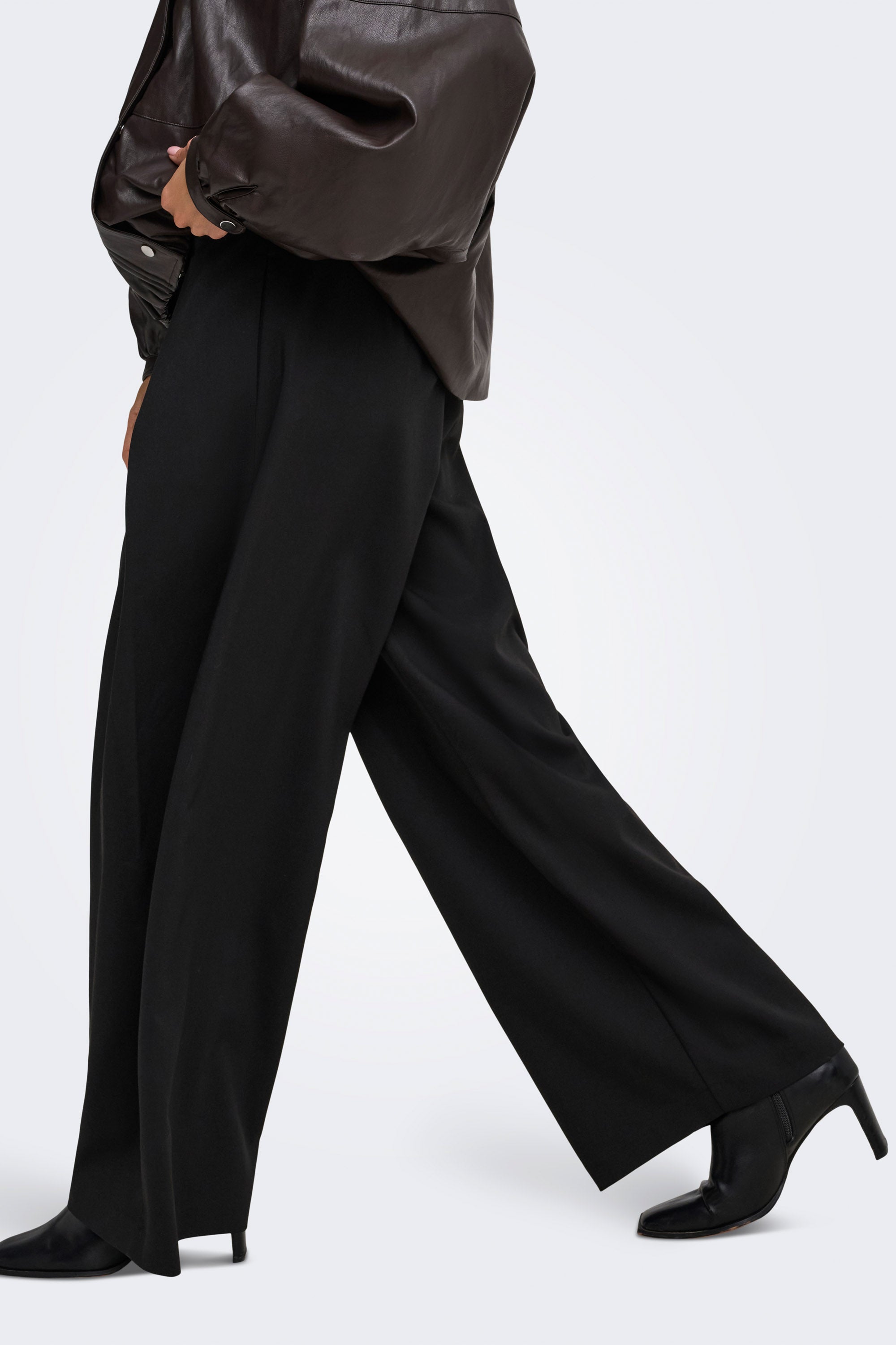 ONLYASMINE pantalon barrel fit en tissu L32 - Black