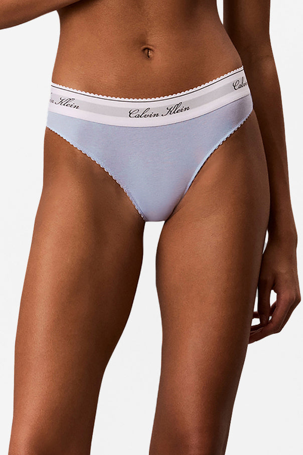 String - Amethyst Cream