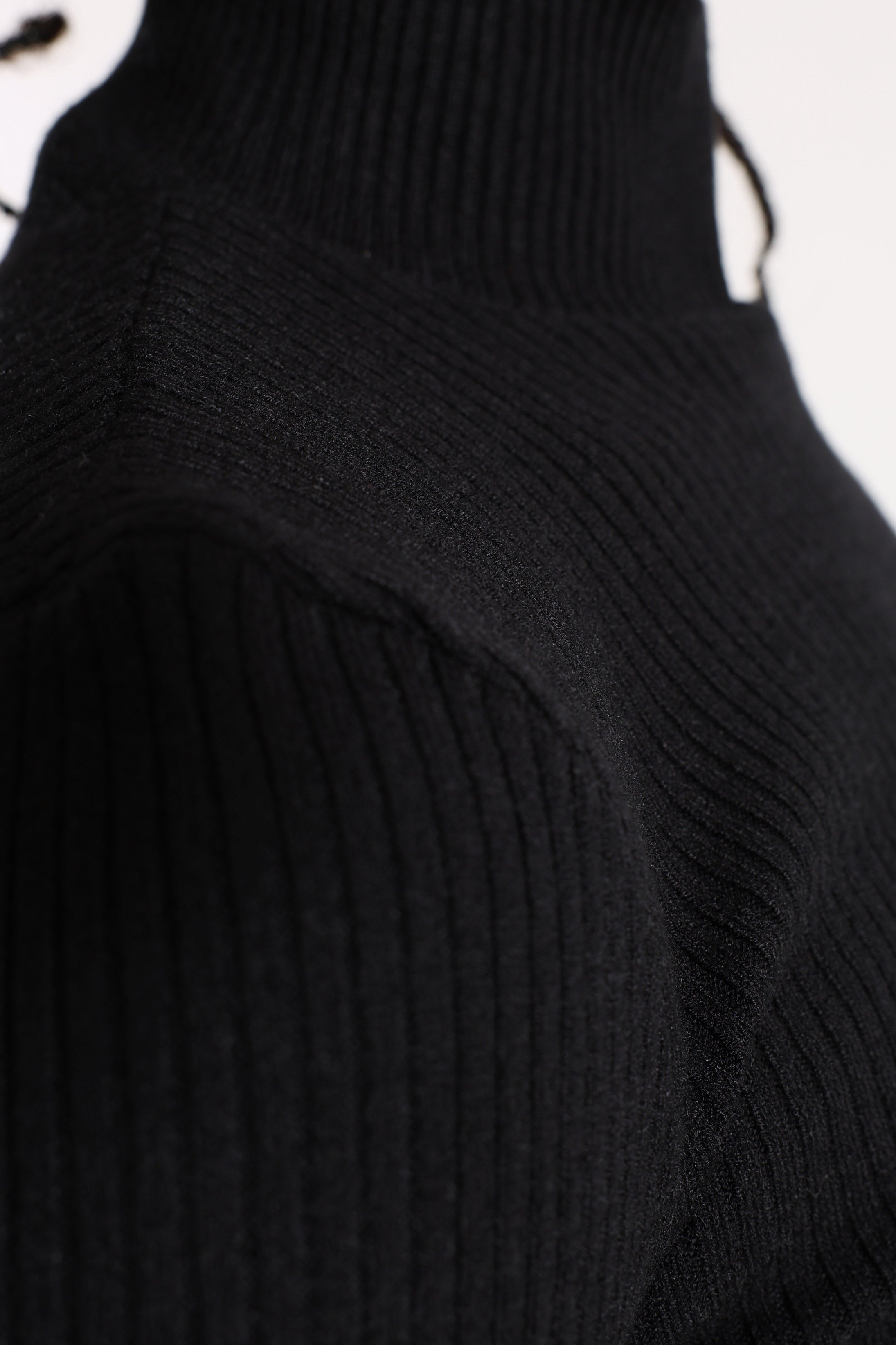 Maglione corto in maglia a coste - Nero