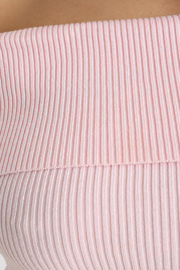 Top a coste in maglia off-shoulder - rosa chiaro