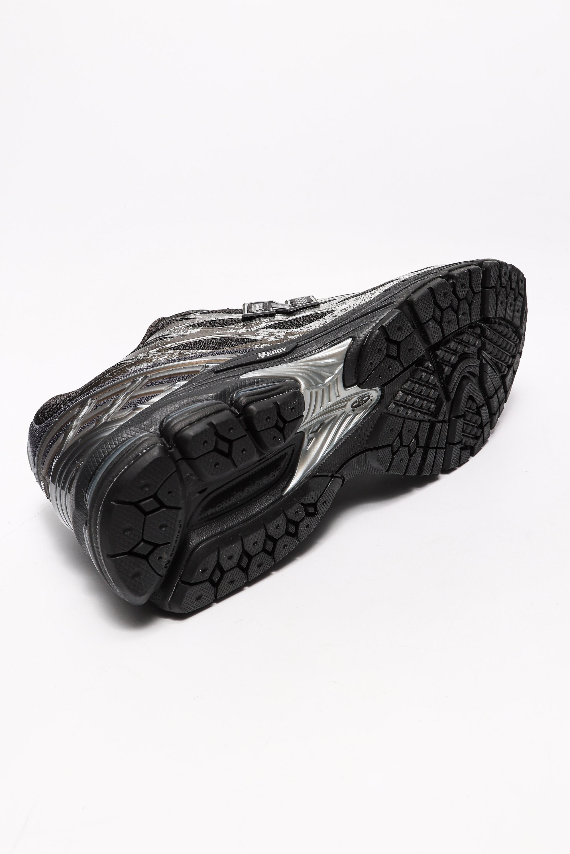 M1906 Sneaker - Black + Silver