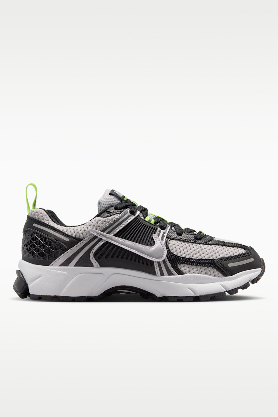 Vomero 5 Sneaker - Black + Metallic Silver