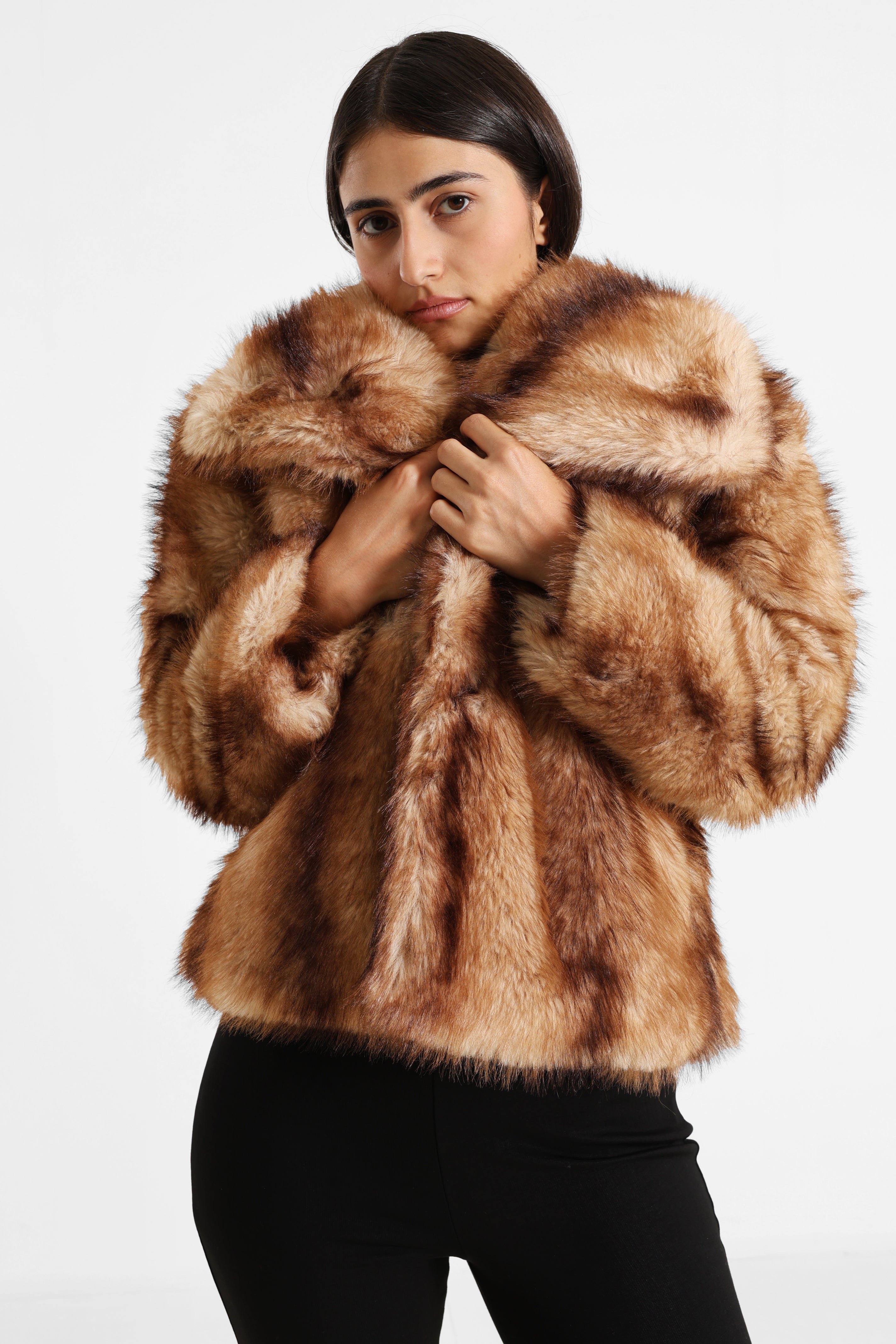 Short coat in synthetic fur - Beige + Brown
