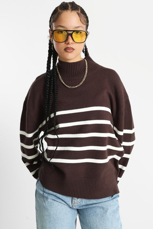 Pull ample en tricot - Brun foncé + Blanc