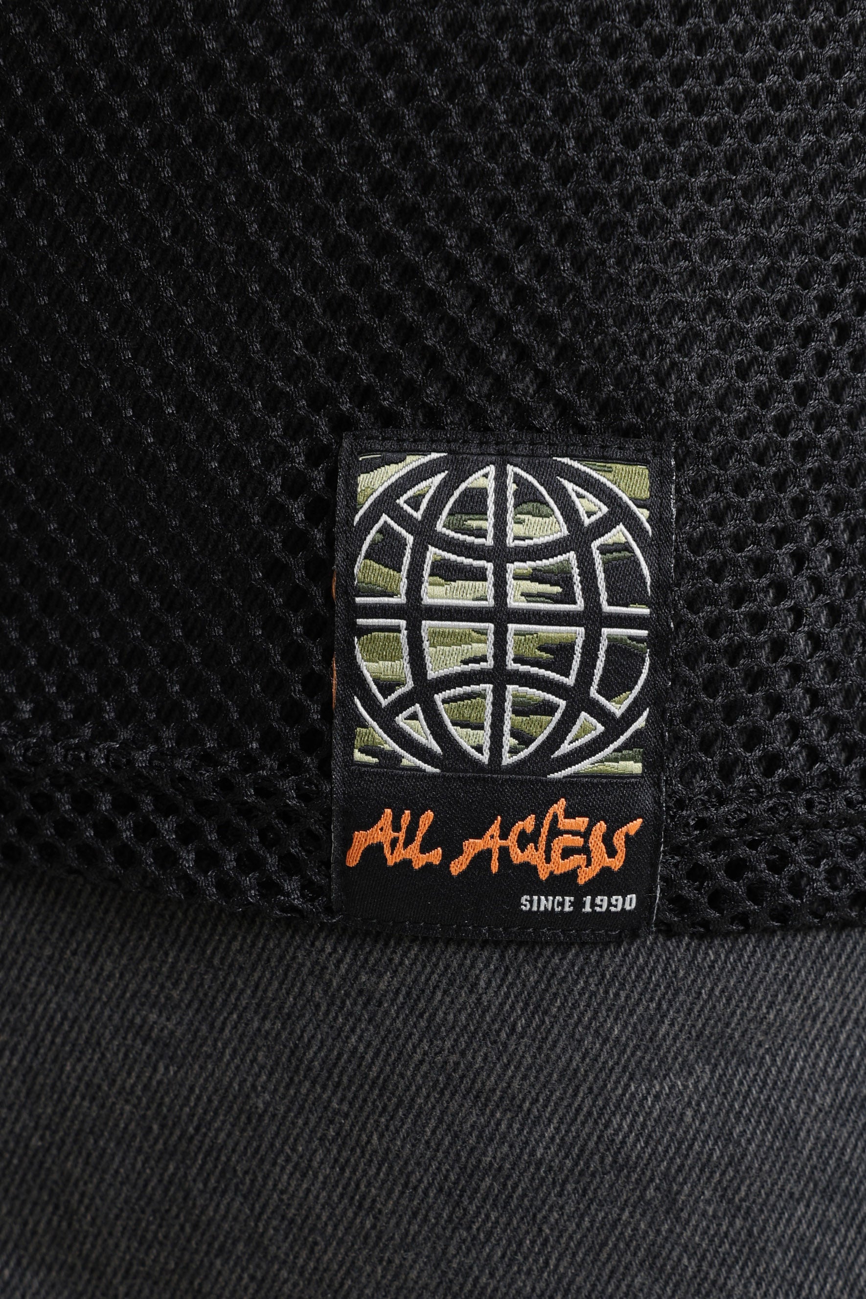 T-Shirt en filet - Noir + Vert Camouflage